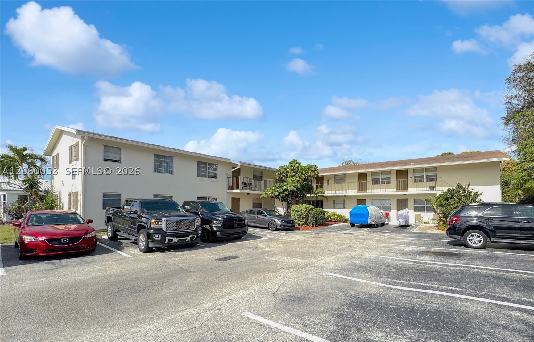 215 NW 25th St – photo 1 of 9