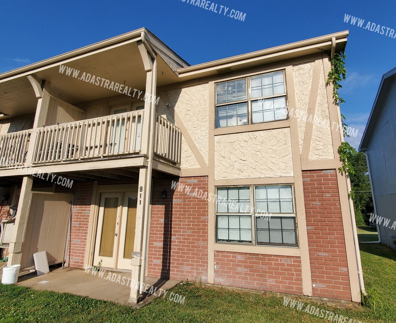 Affordable 2 bedroom apartment in Spring Hill-Available NOW!! – photo 1 of 9