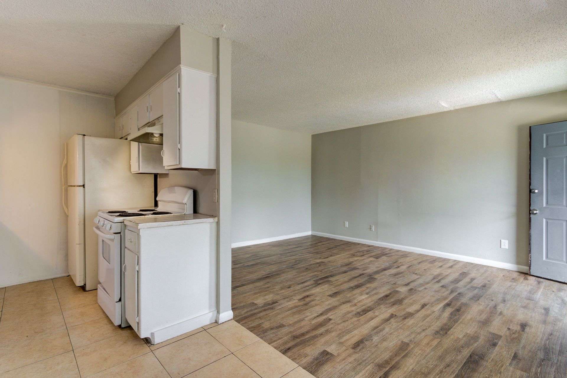 The View: 1 & 2 Bedroom Apartments with All Inclusive Utilities Option – photo 1