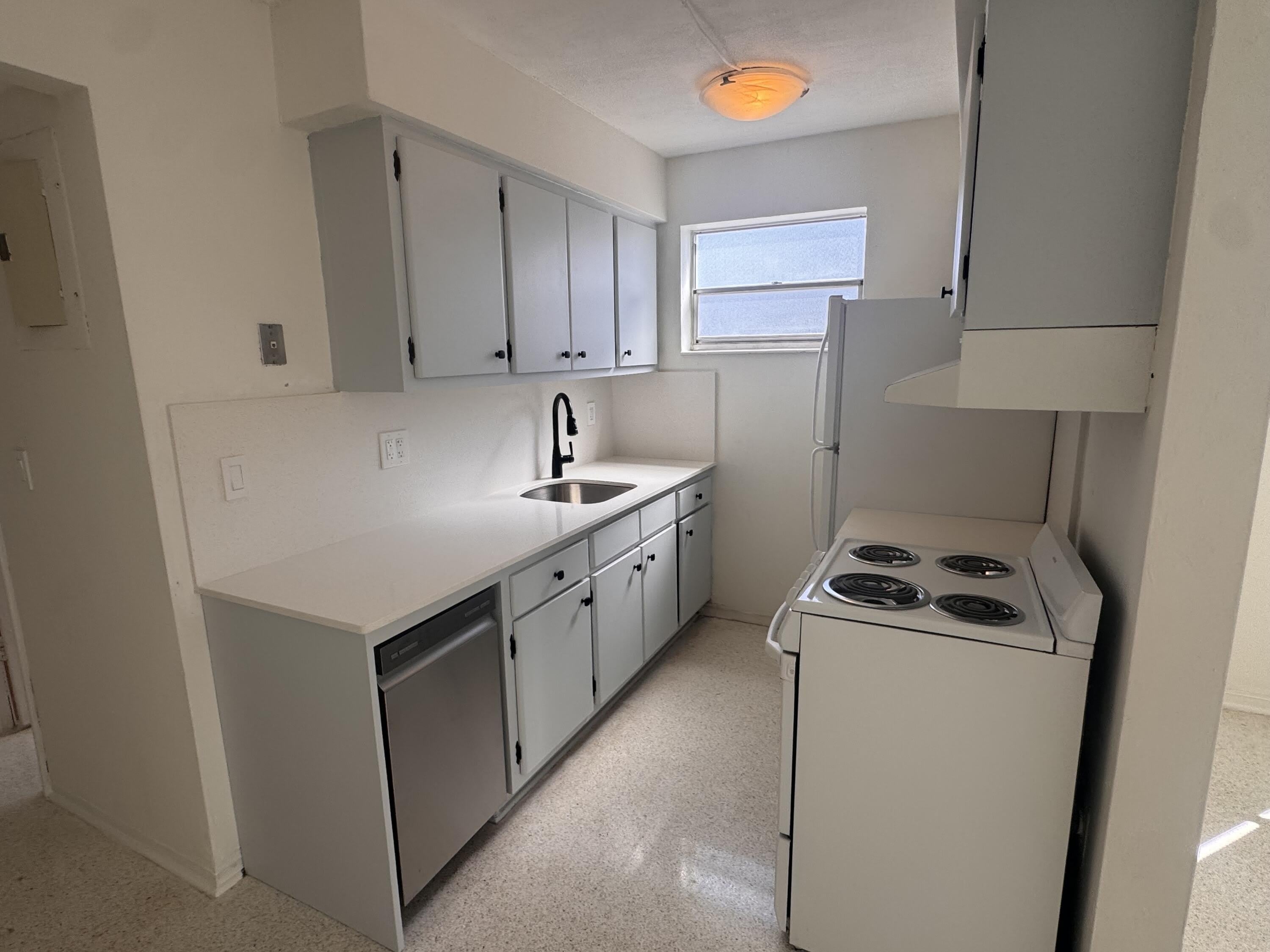 1555 TYLER Street – photo 1