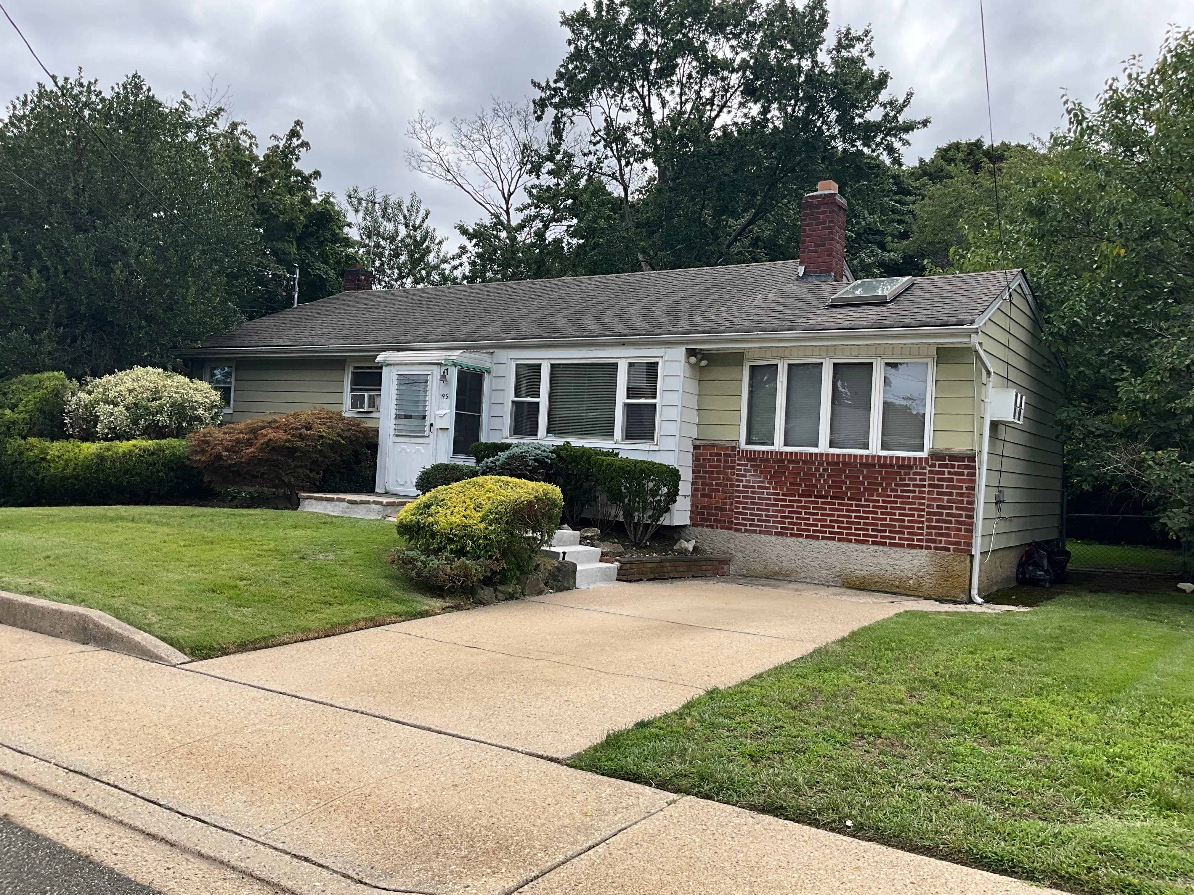 195 Central Park Road – photo 1 of 20