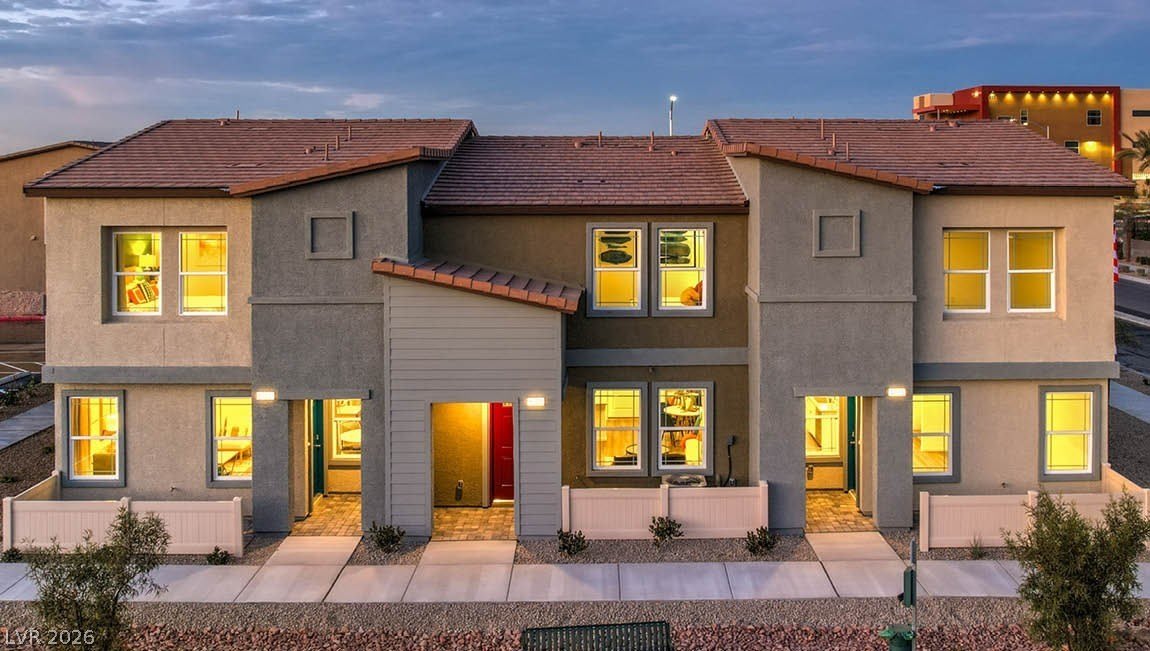 1912 Alouette Vista Street – photo 1 of 47