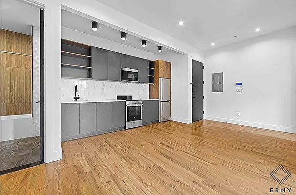 1626 Brooklyn Ave # 2K – photo 1