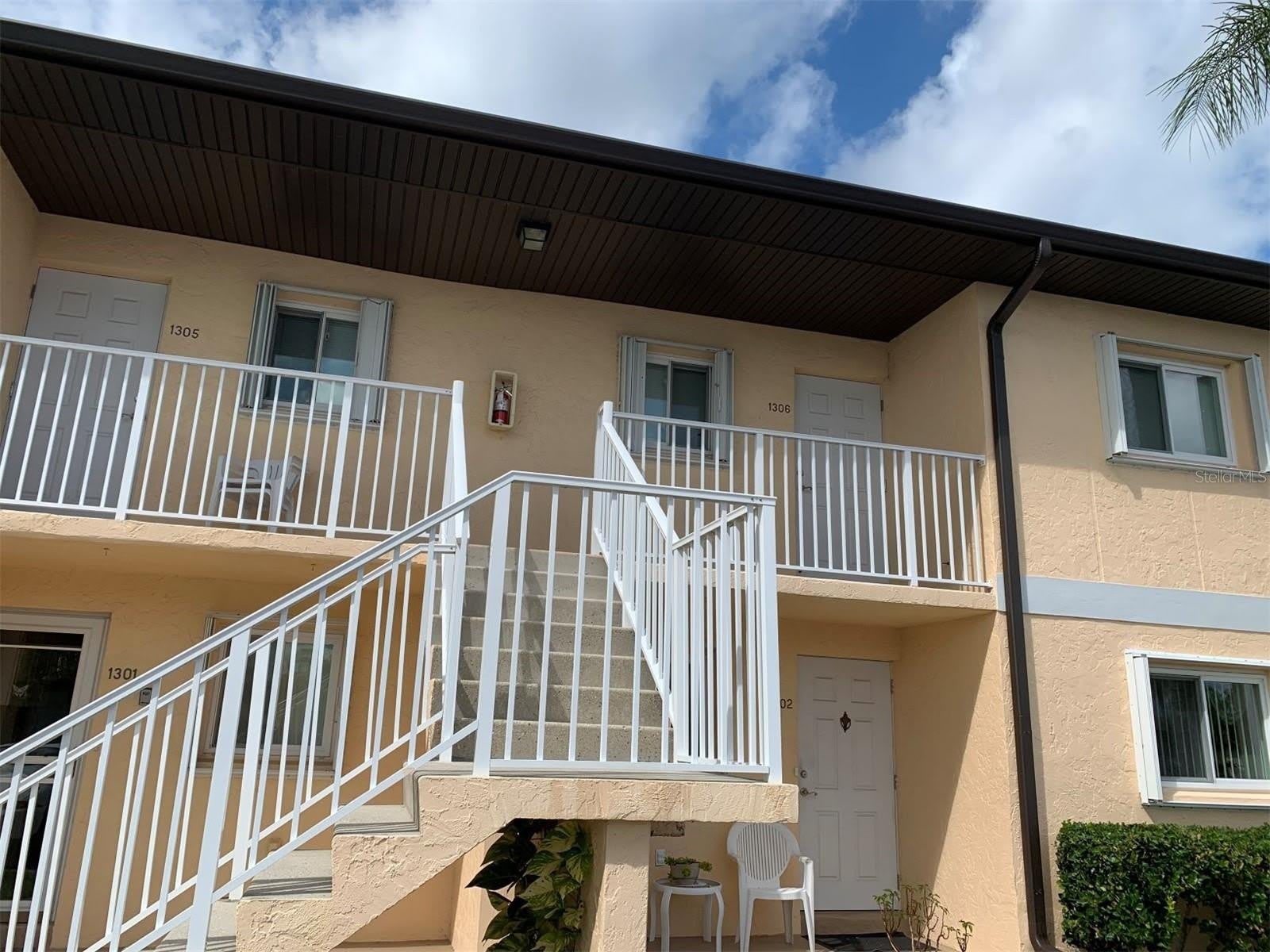 25275 RAMPART Boulevard – photo 1