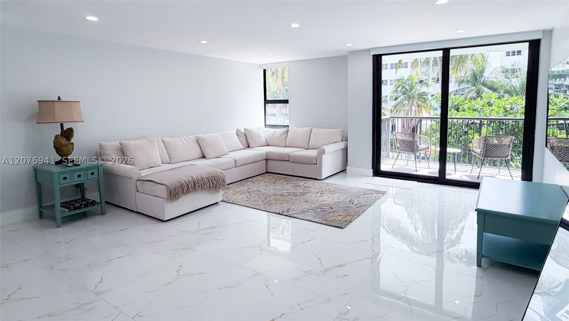 1800 Collins Ave – photo 1