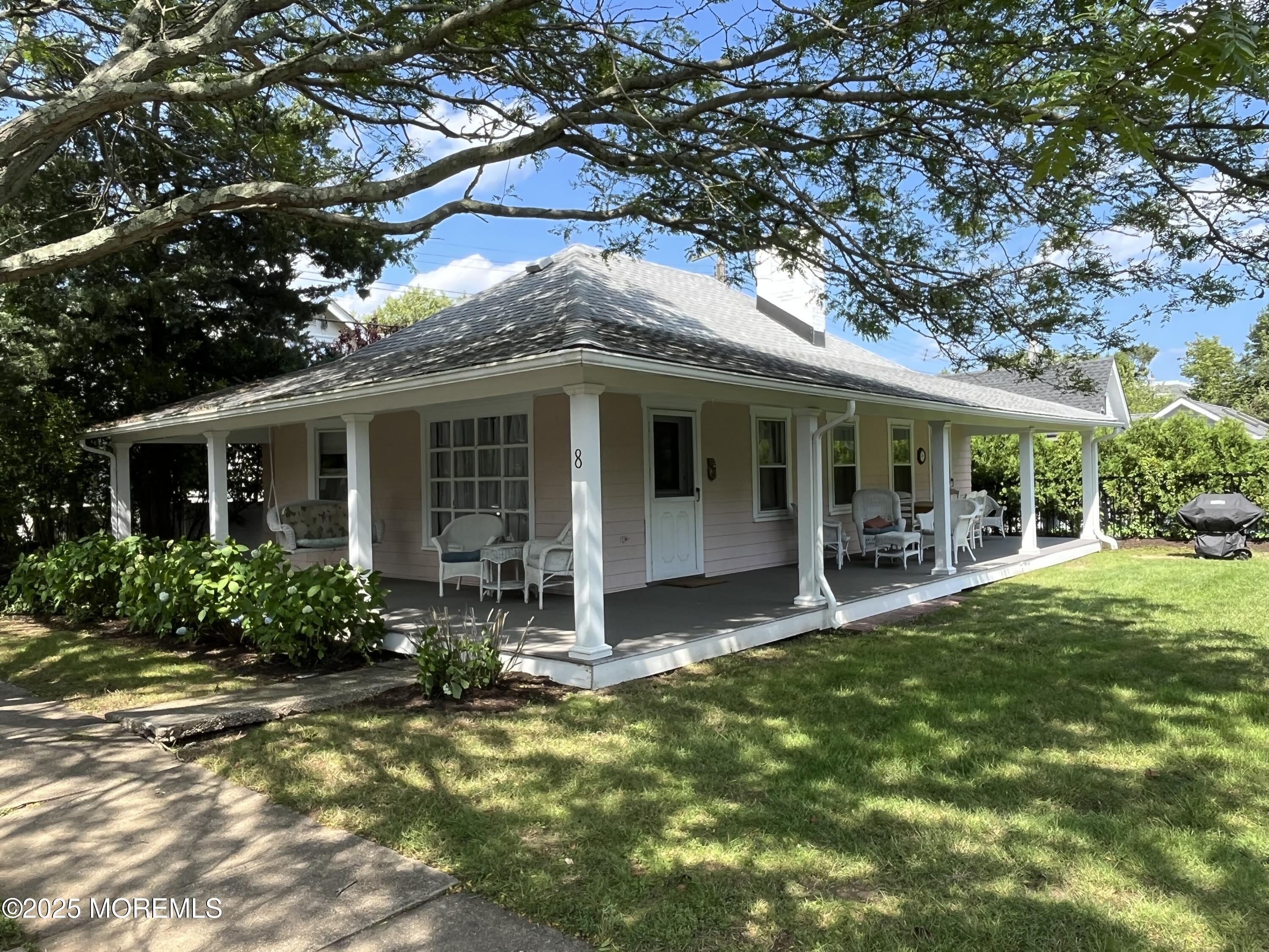 8 2nd Avenue – photo 1 of 25