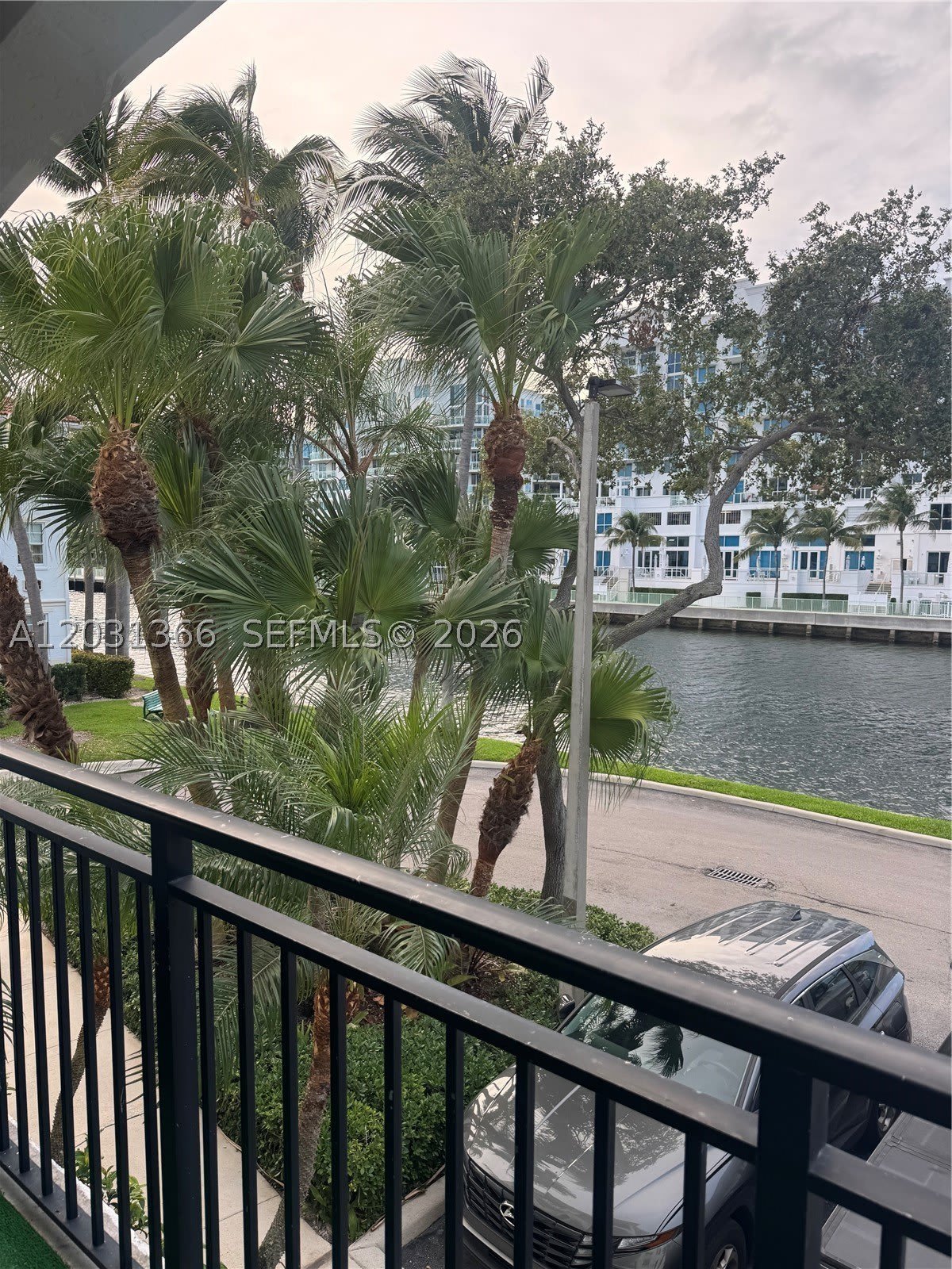 3215 Ne 184Th St – photo 1