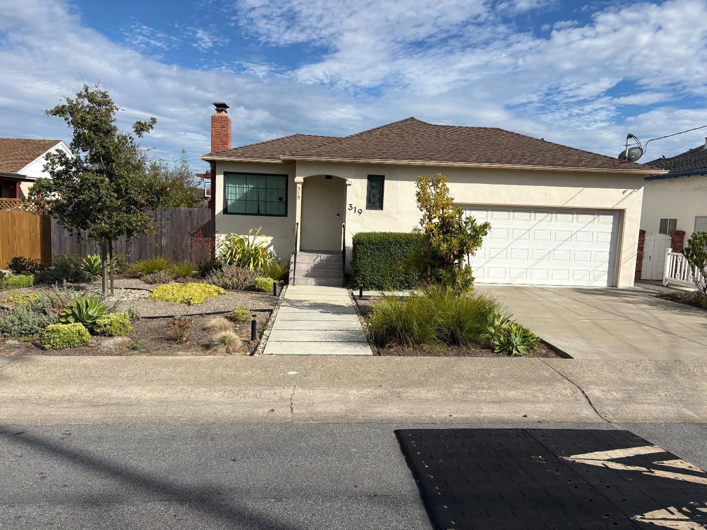 319 Helen DR – photo 1 of 17