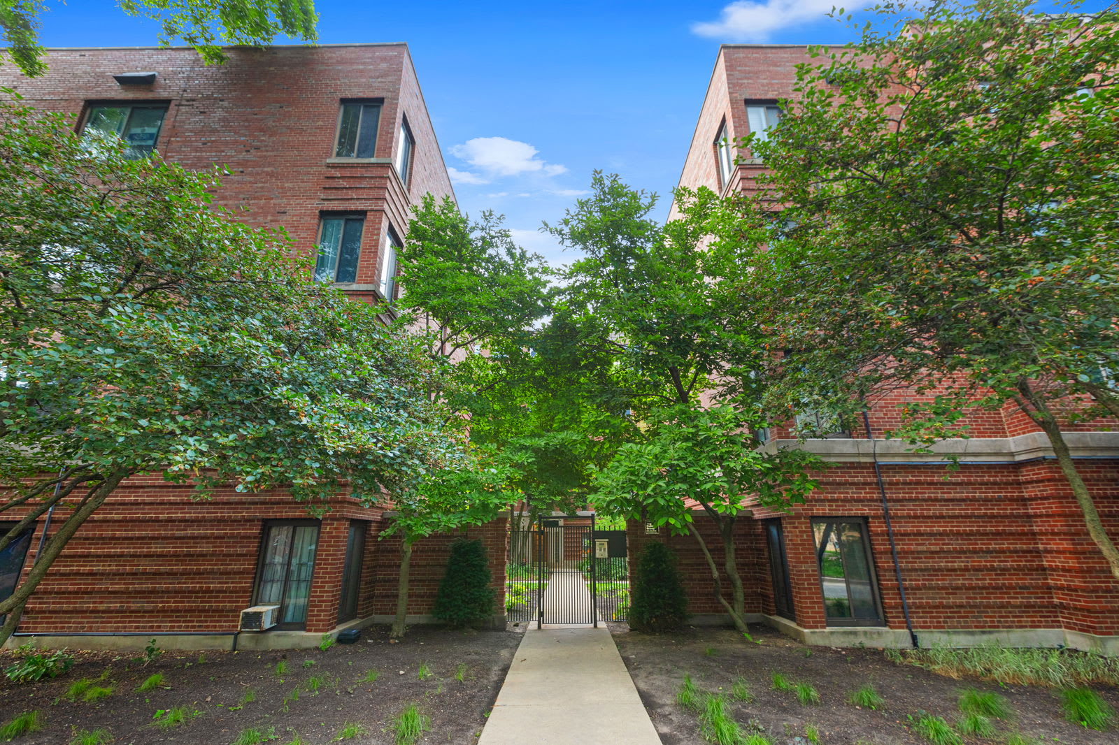 1208 West Chase Avenue – photo 1