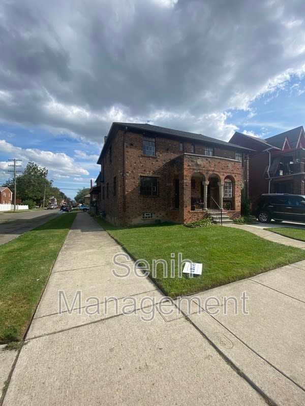 4203 Tyler St – photo 1 of 6
