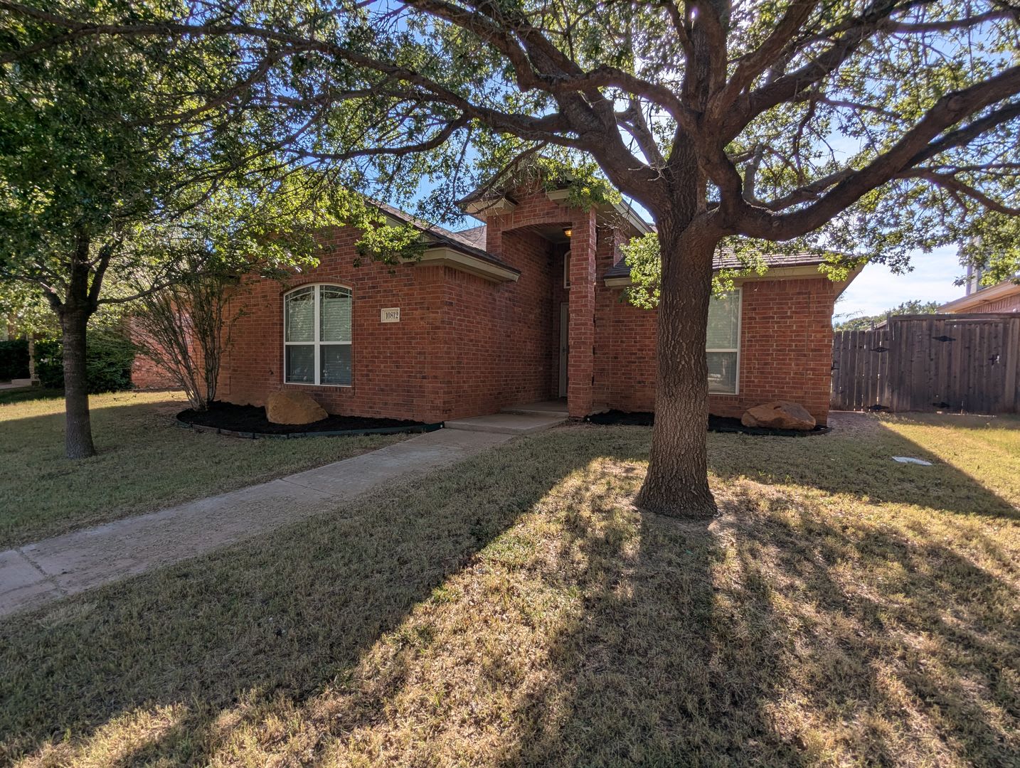 Beautiful South Lubbock Home – photo 1