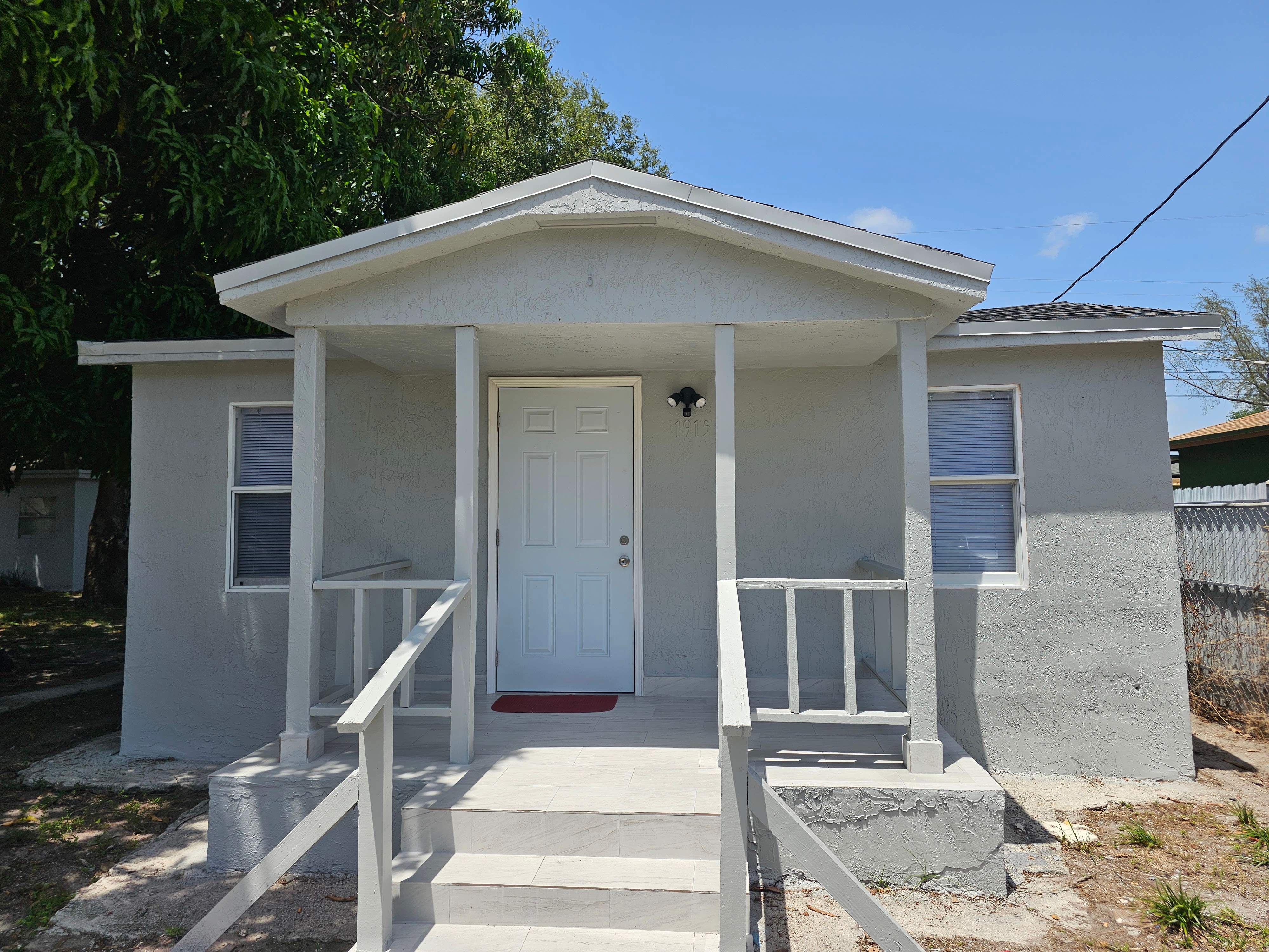 1915 Nw 82Nd St – photo 1