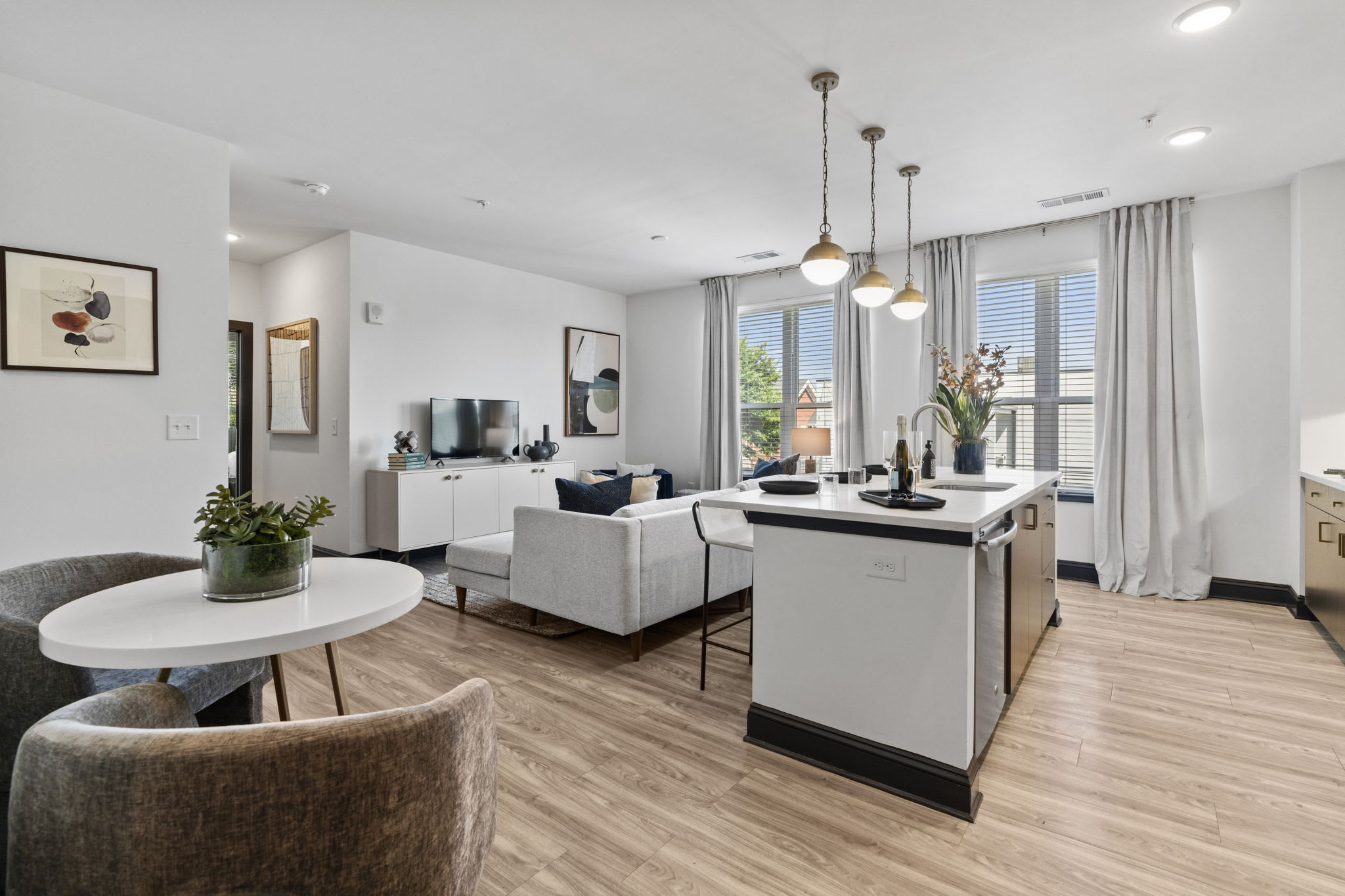 Axis Midtown – photo 1