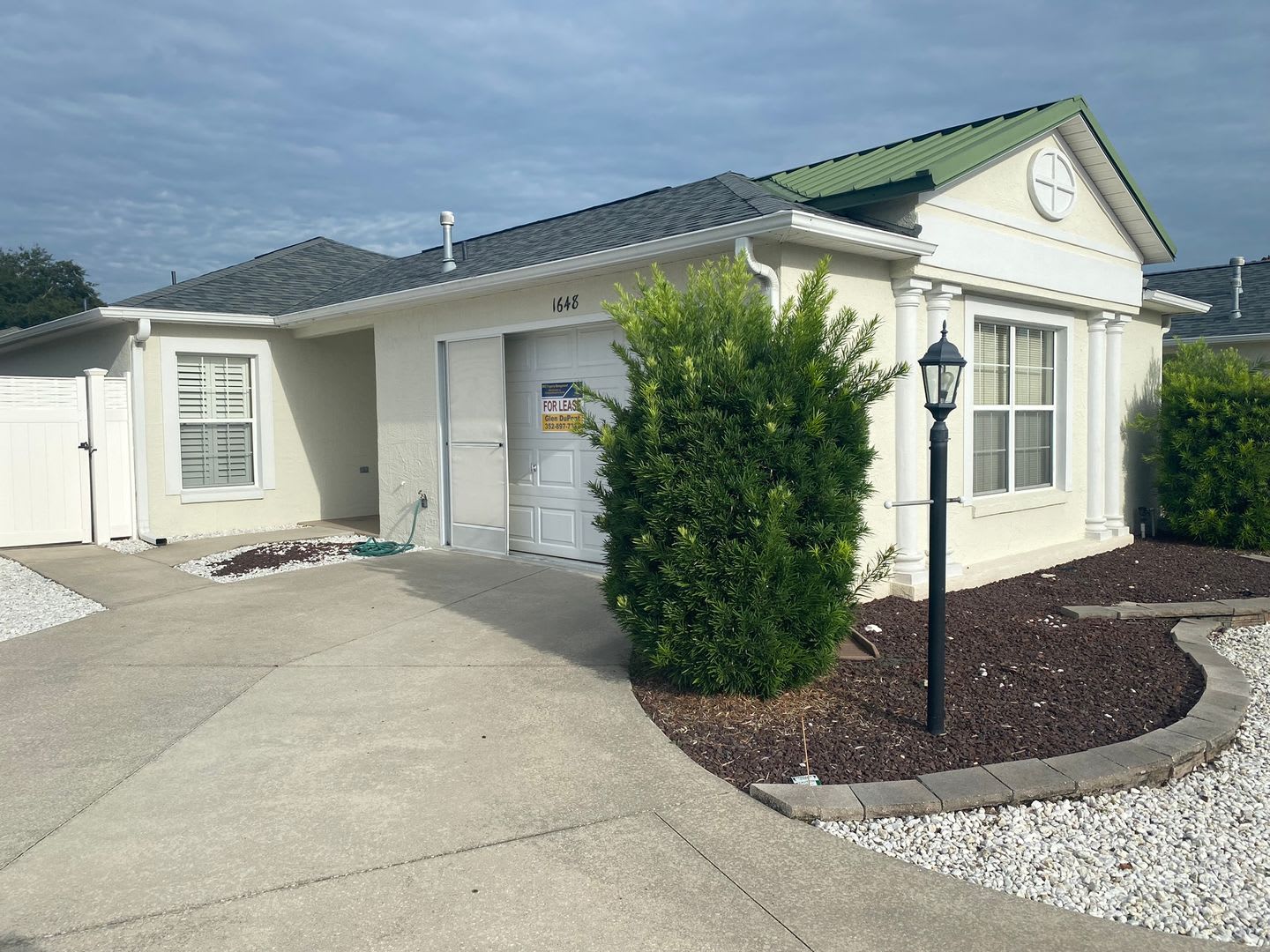Beautiful Fully Furnished Seasonal Rental Courtyard Villa In The Cottages At Summerchase – photo 1 of 159