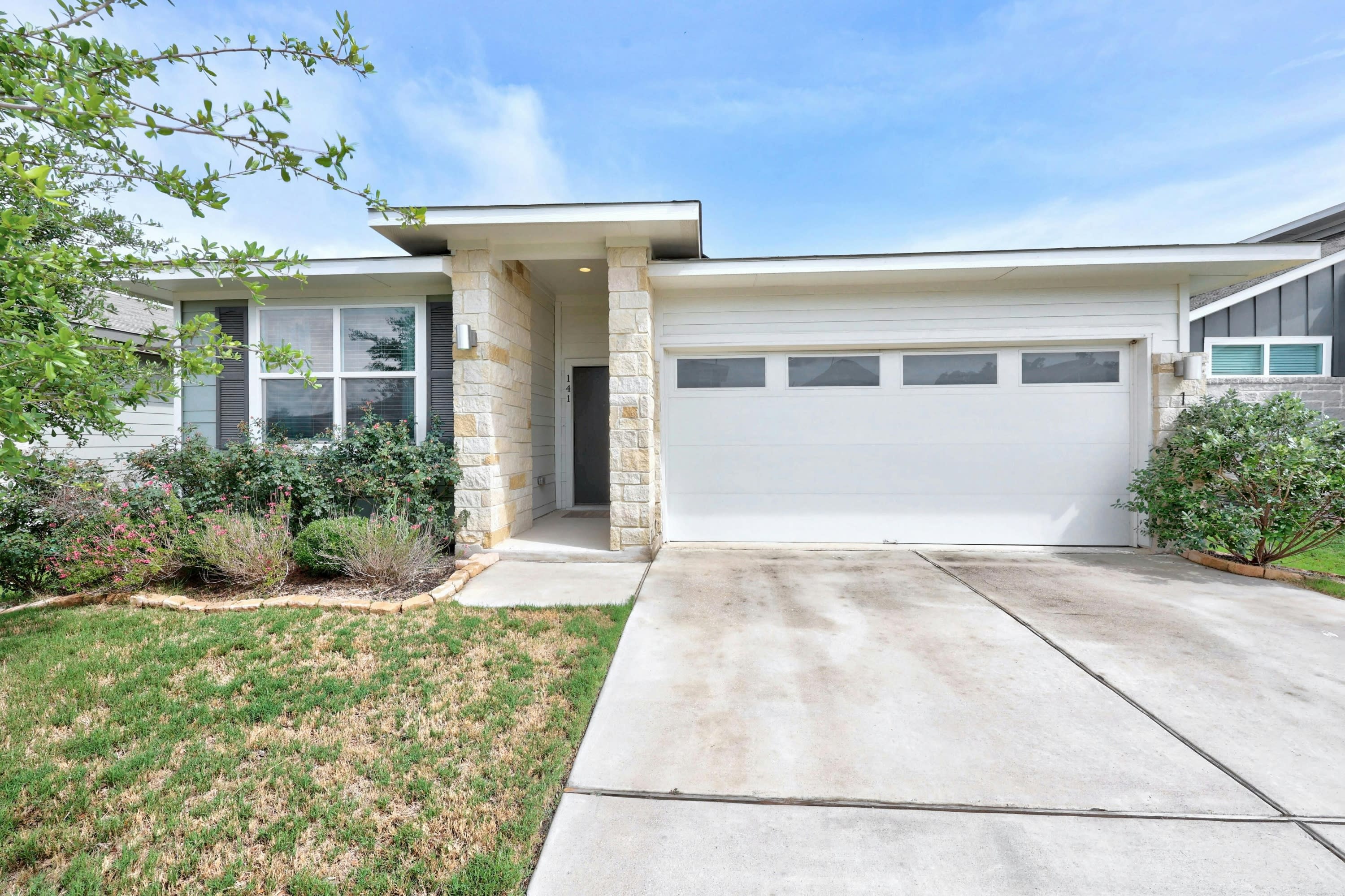141 Parryi Cove – photo 1 of 251