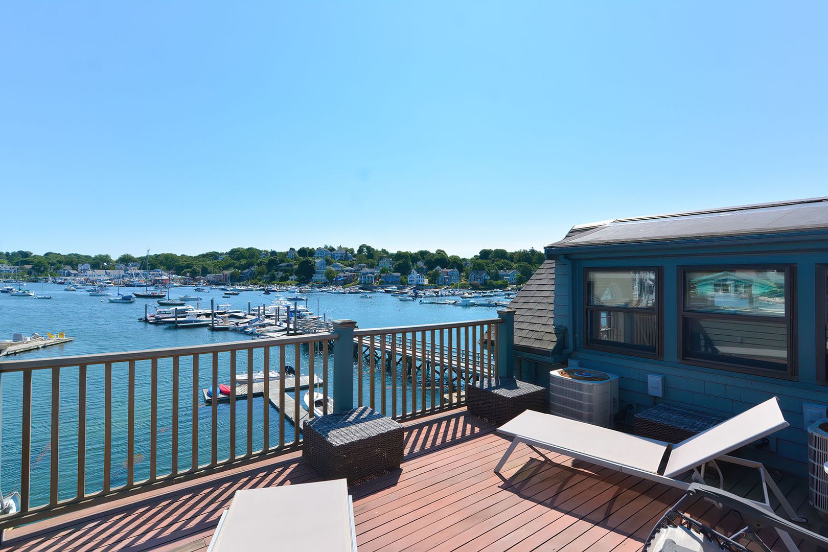 Winter Rental: Waterfront 3 Bed/3 Bath on Rocky Neck – photo 1 of 55