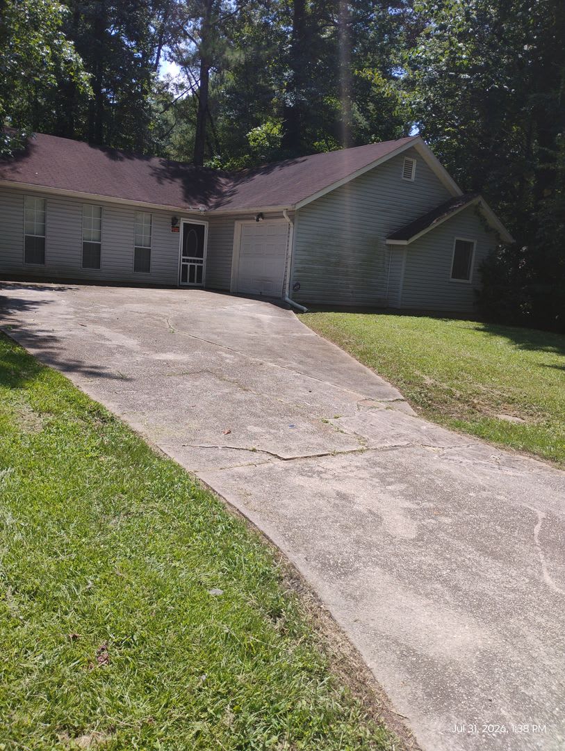 Renovated 3 Bedroom 2 Bath Home For Rent Conveniently Located In Wonderful Austell Neighborhood Must See – photo 1