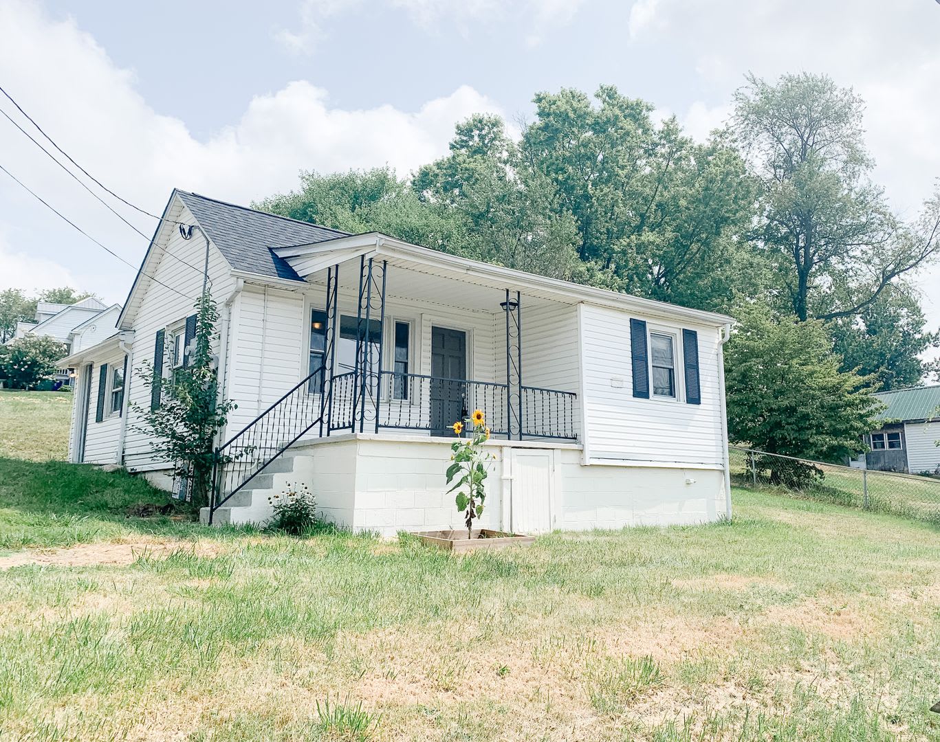 2 Bedroom, 1 Bath House – photo 1