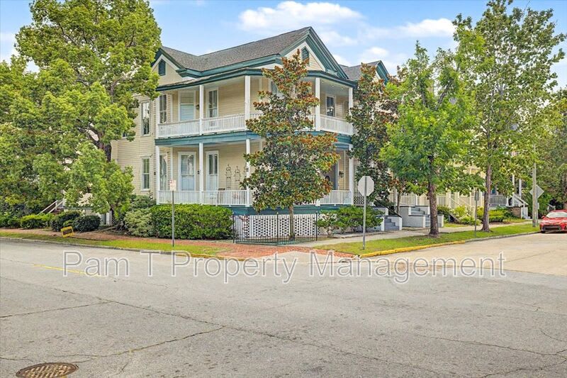 402 E Park Ave – photo 1