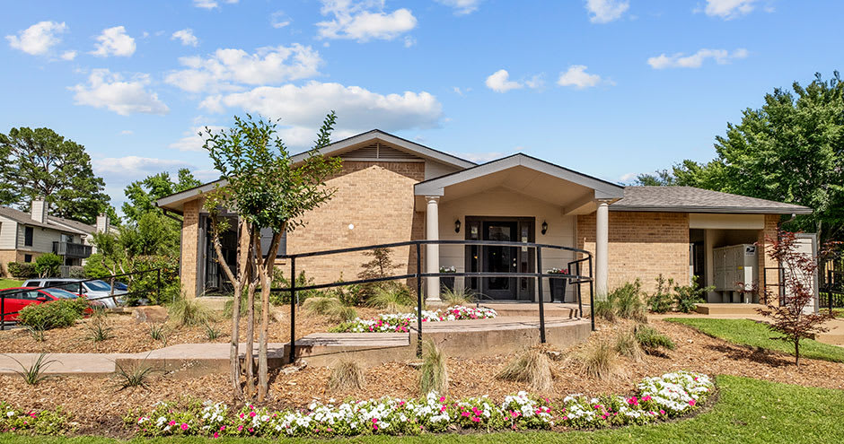 The Ashton Apartments – photo 1