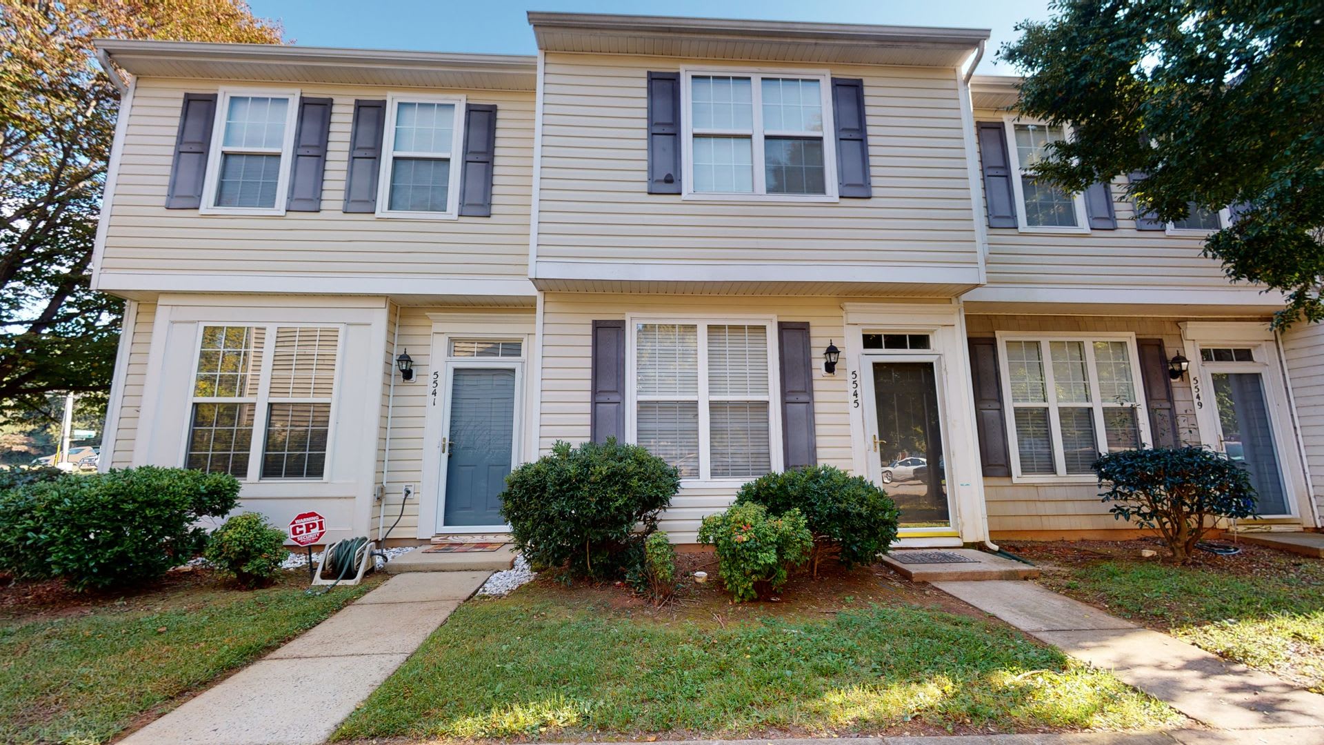 5545 Seths Drive – photo 1