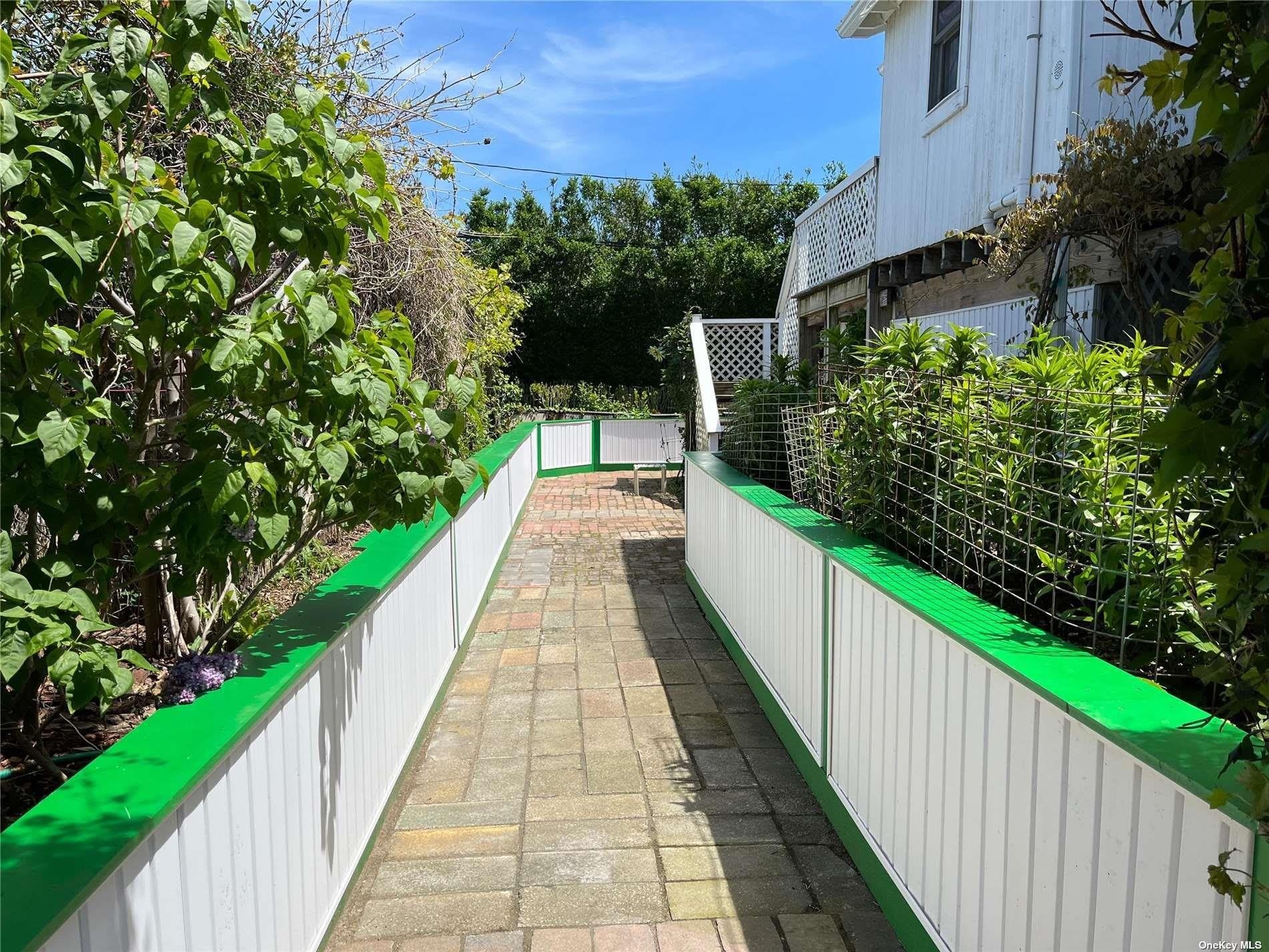 4 Surfview Walk – photo 1 of 15