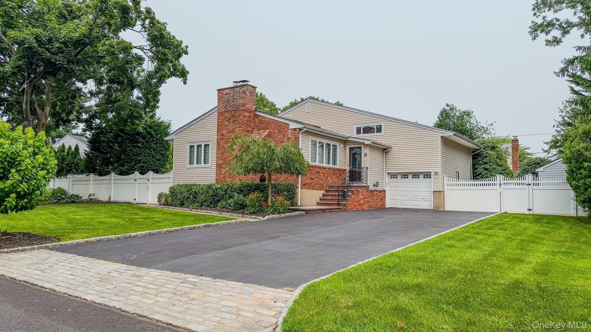 16 Brookside Drive – photo 1 of 33