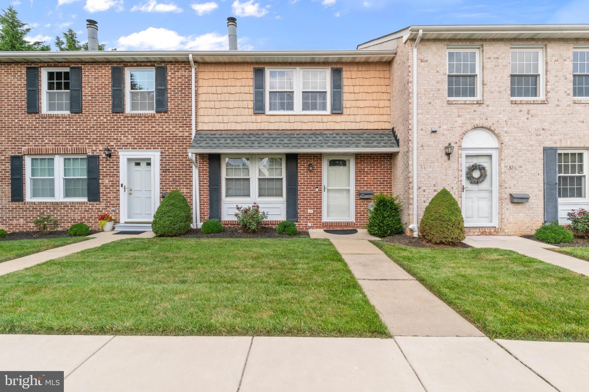 322 HARLAN Square – photo 1 of 36