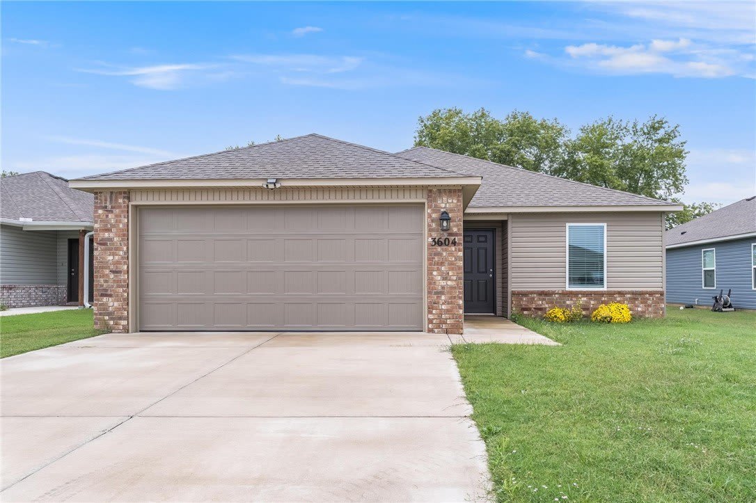 3604 N Hariet Drive – photo 1