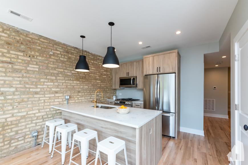 2539 N Campbell – photo 1