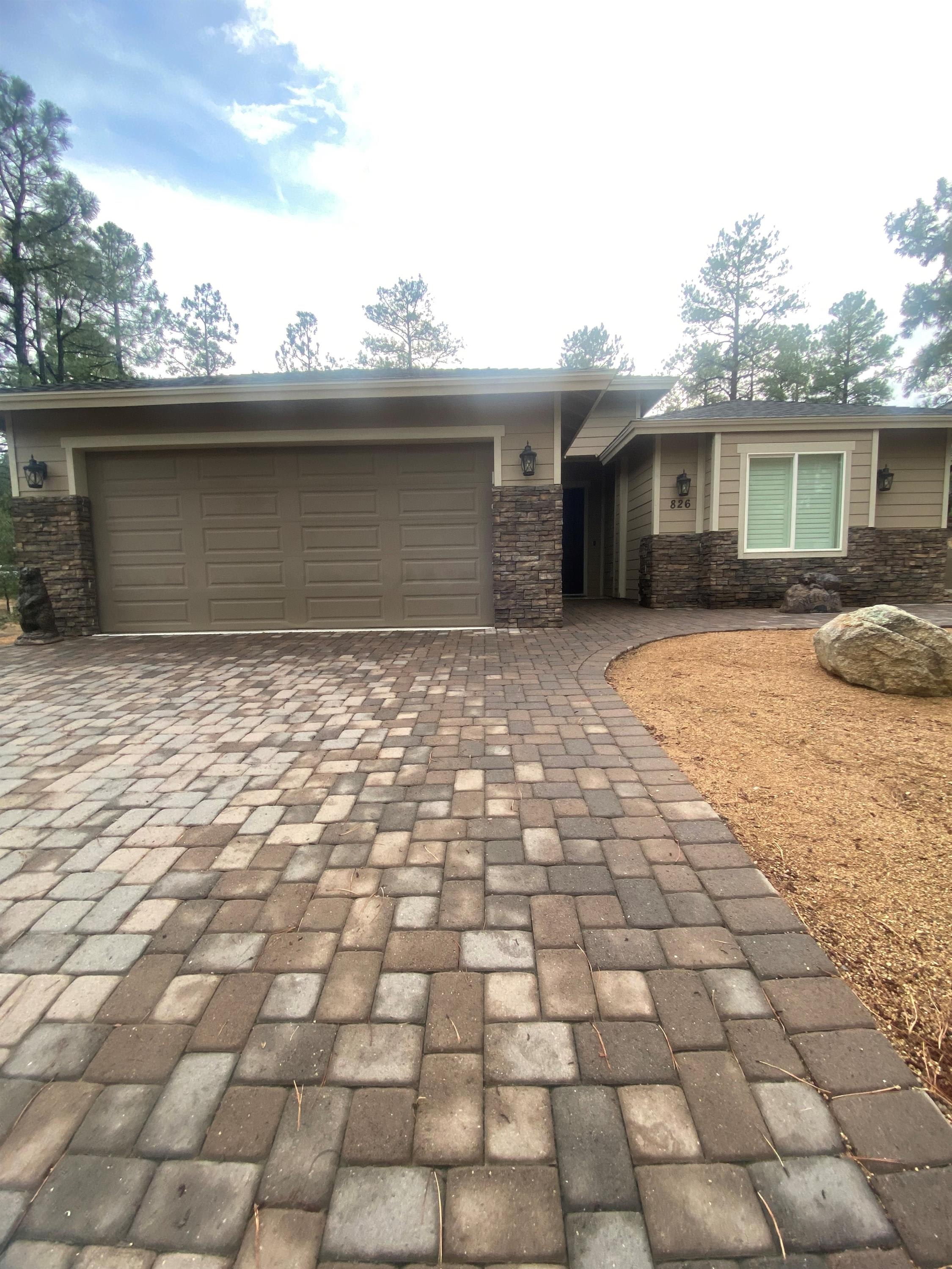 826 Hemlock Avenue – photo 1