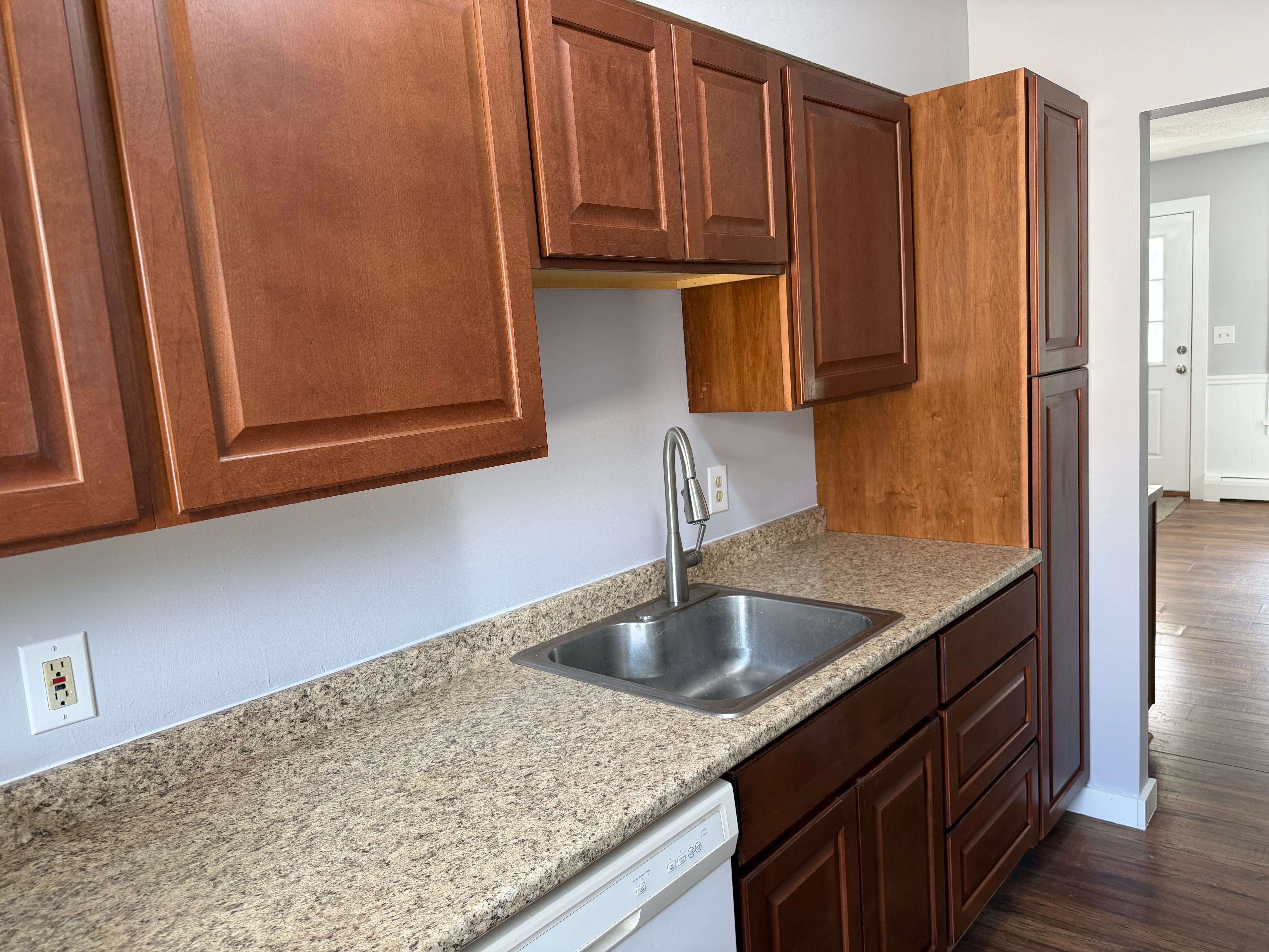 49 Merchants Avenue – photo 1 of 8