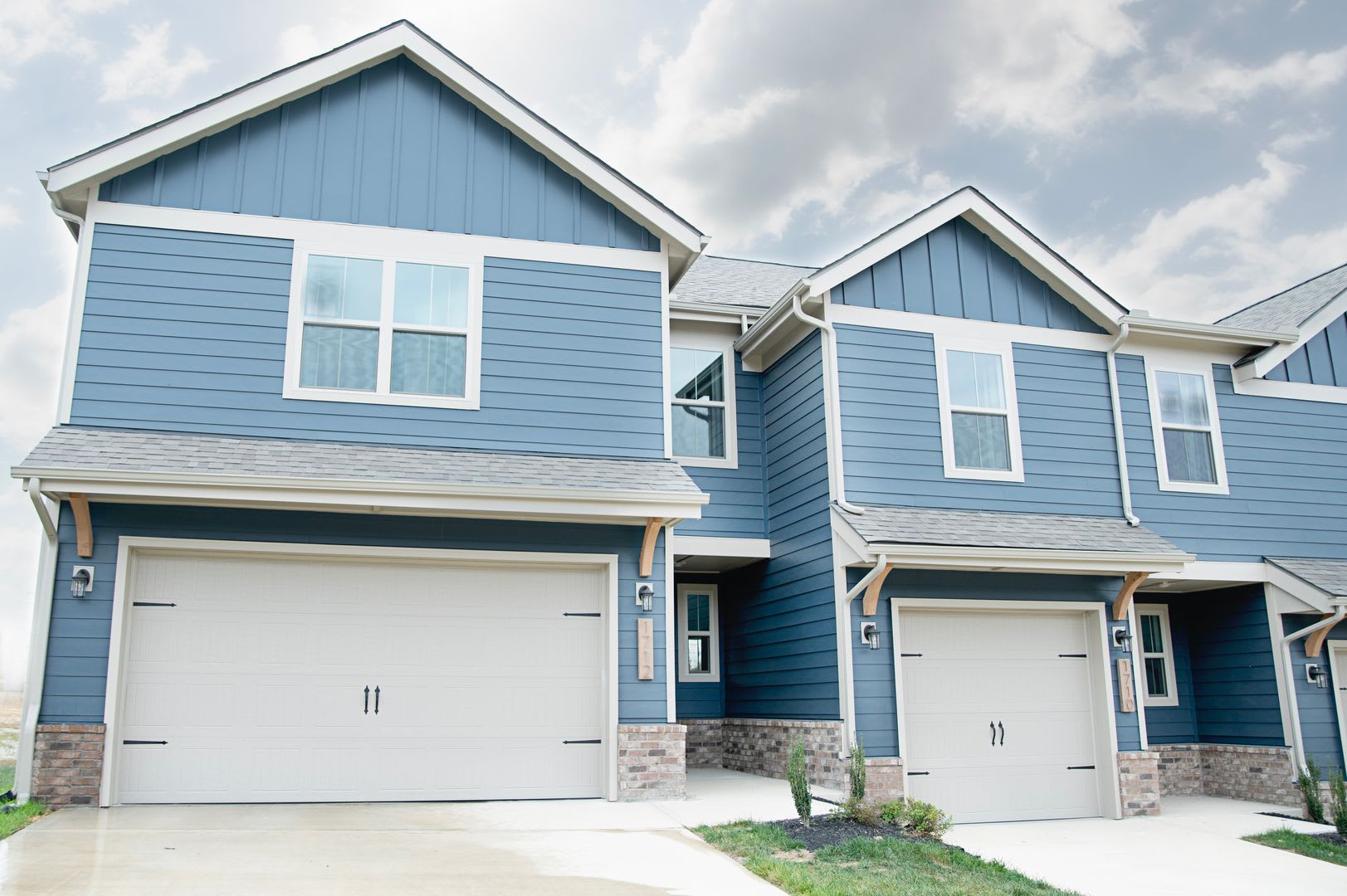 Stunning 3-bed, 2.5 Bath Townhome – photo 1 of 33