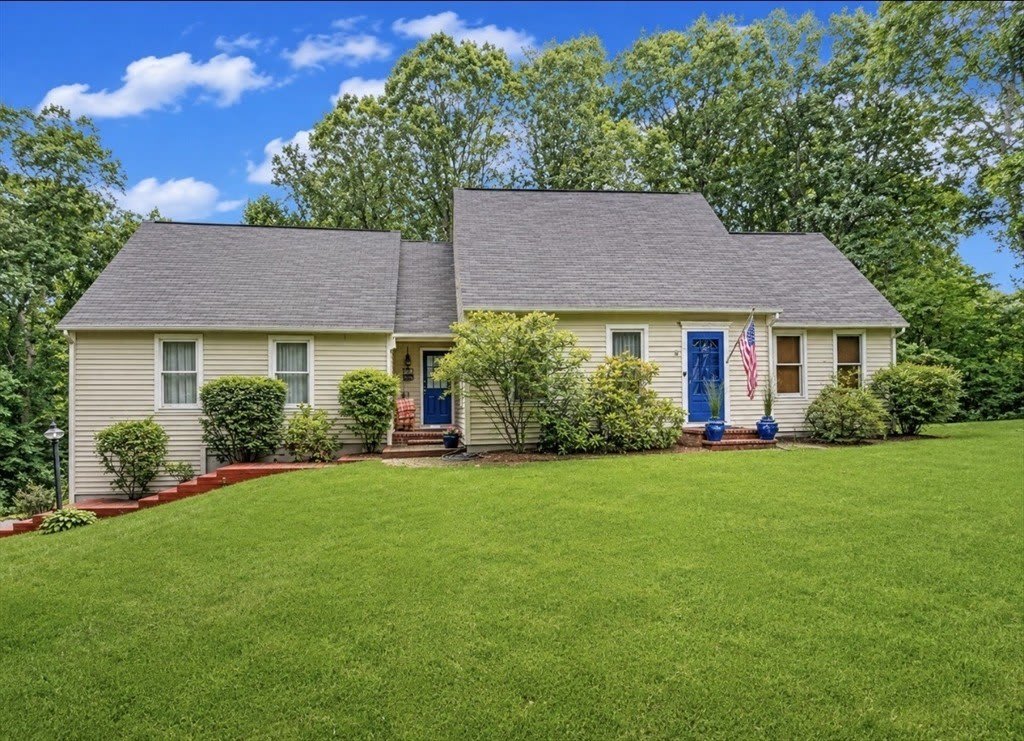 31 Woodside Circle – photo 1 of 18