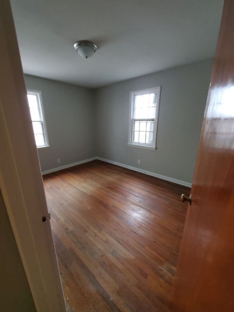 3 BR NE Canton House for rent – photo 1