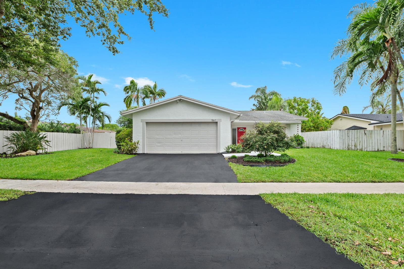 561 Southwest 168Th Terrace – photo 1