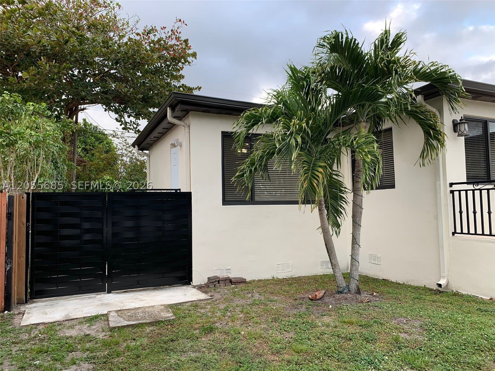 7935 SW 17th Ter – photo 1 of 11