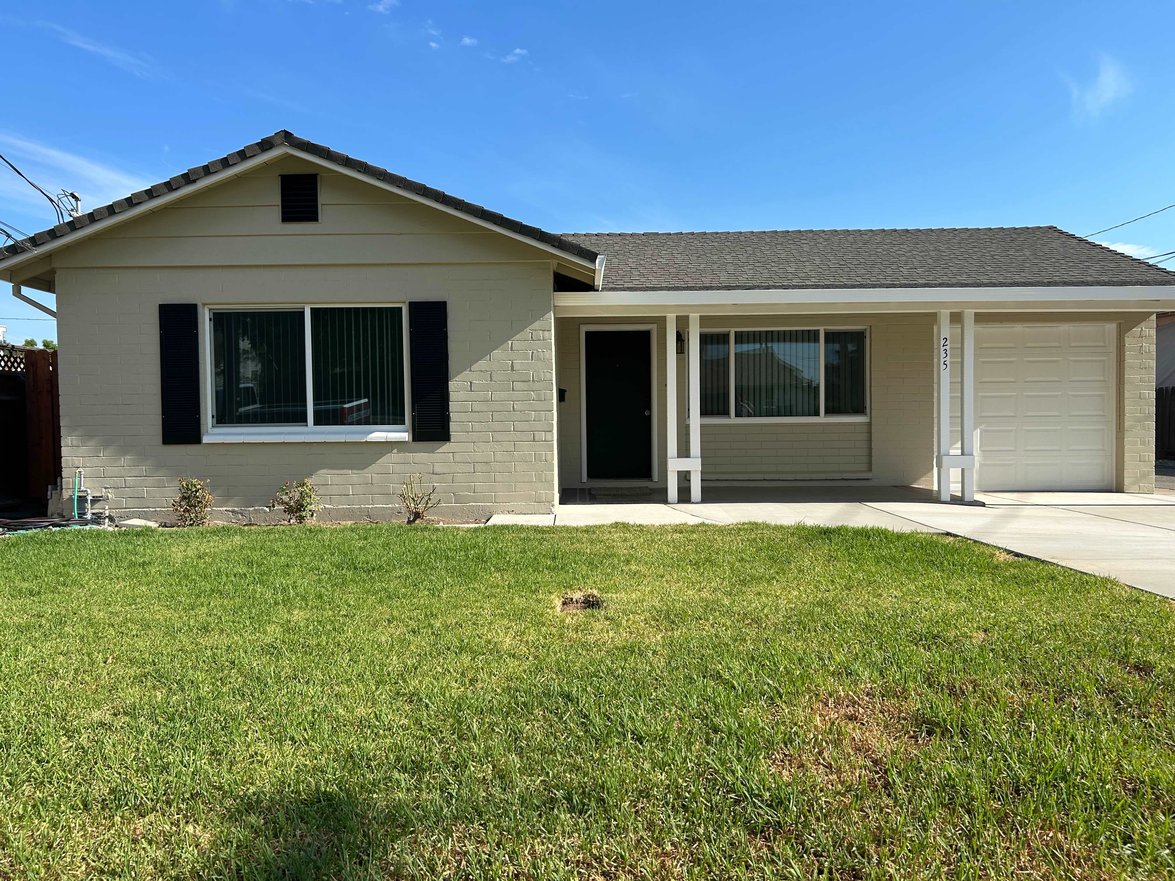 235 W Beverly Pl – photo 1 of 253