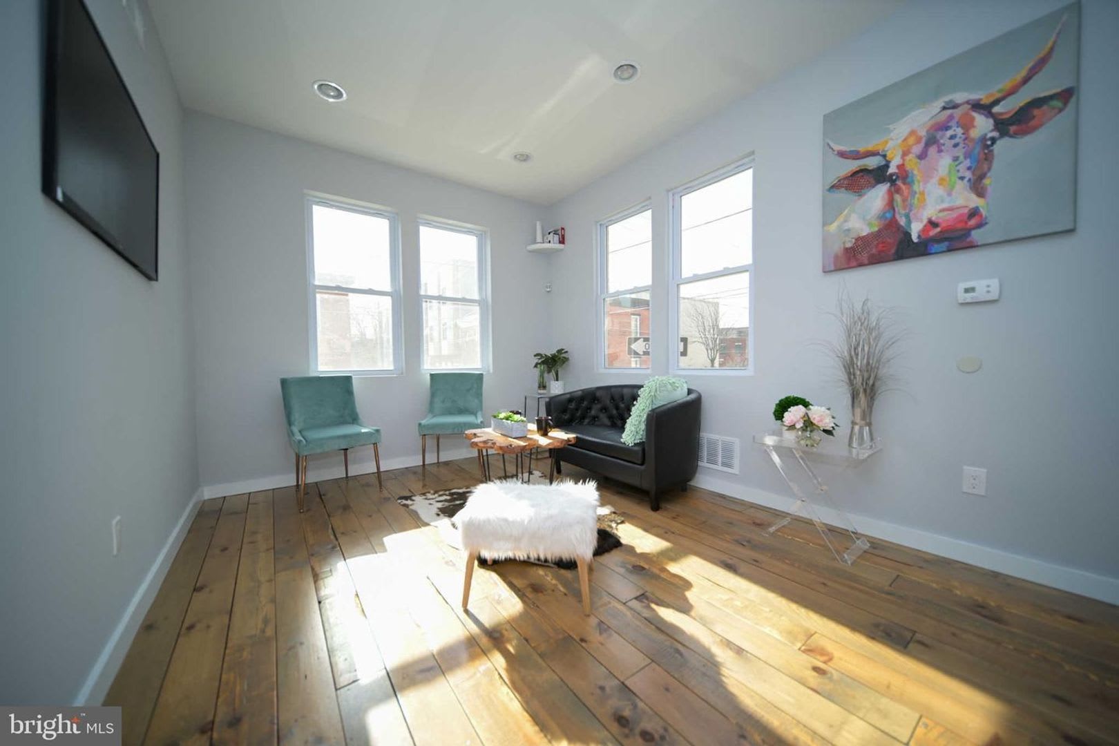 3-Bedroom East Kensington Townhome with Roof Deck & Central Air – photo 1