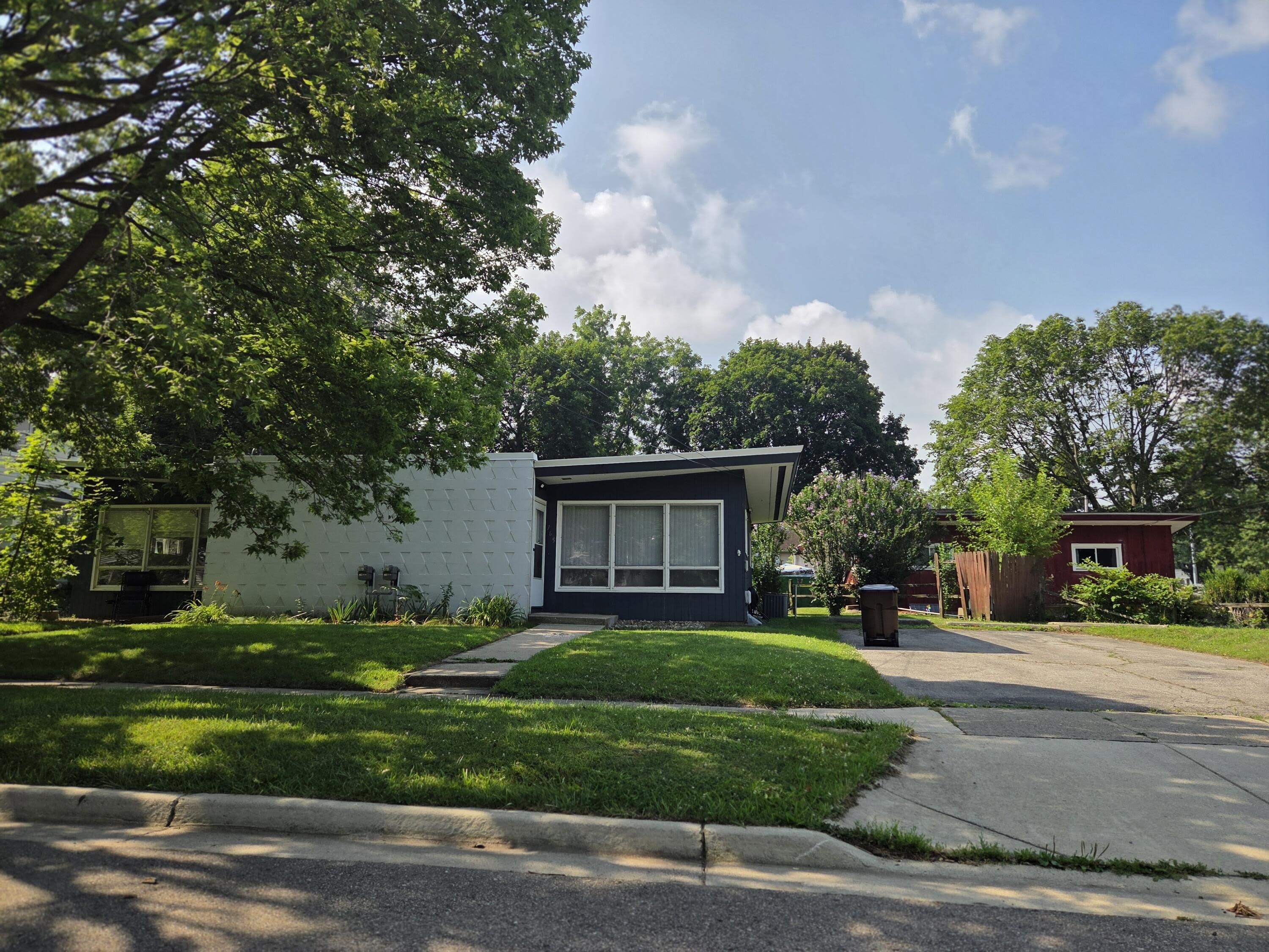 765 Douglas Street – photo 1 of 11