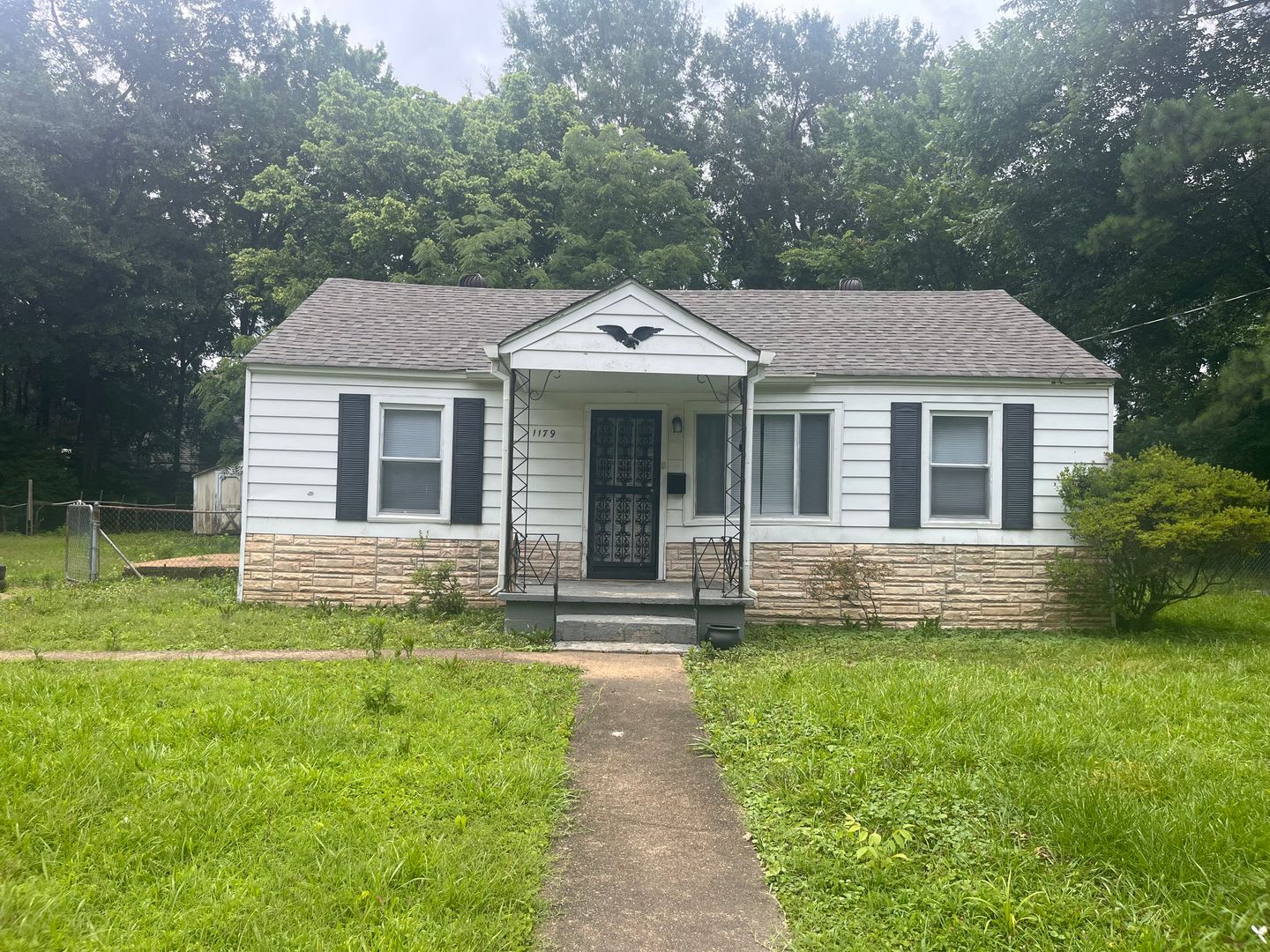 Great Property in quite Neighborhood – photo 1