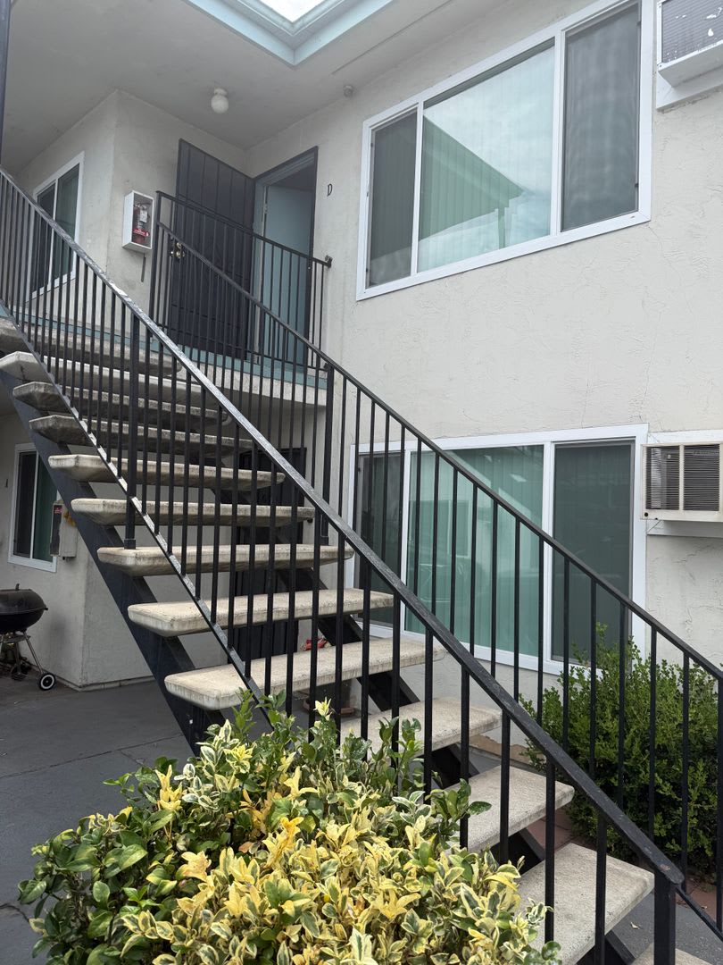 Laurel St. – photo 1 of 9