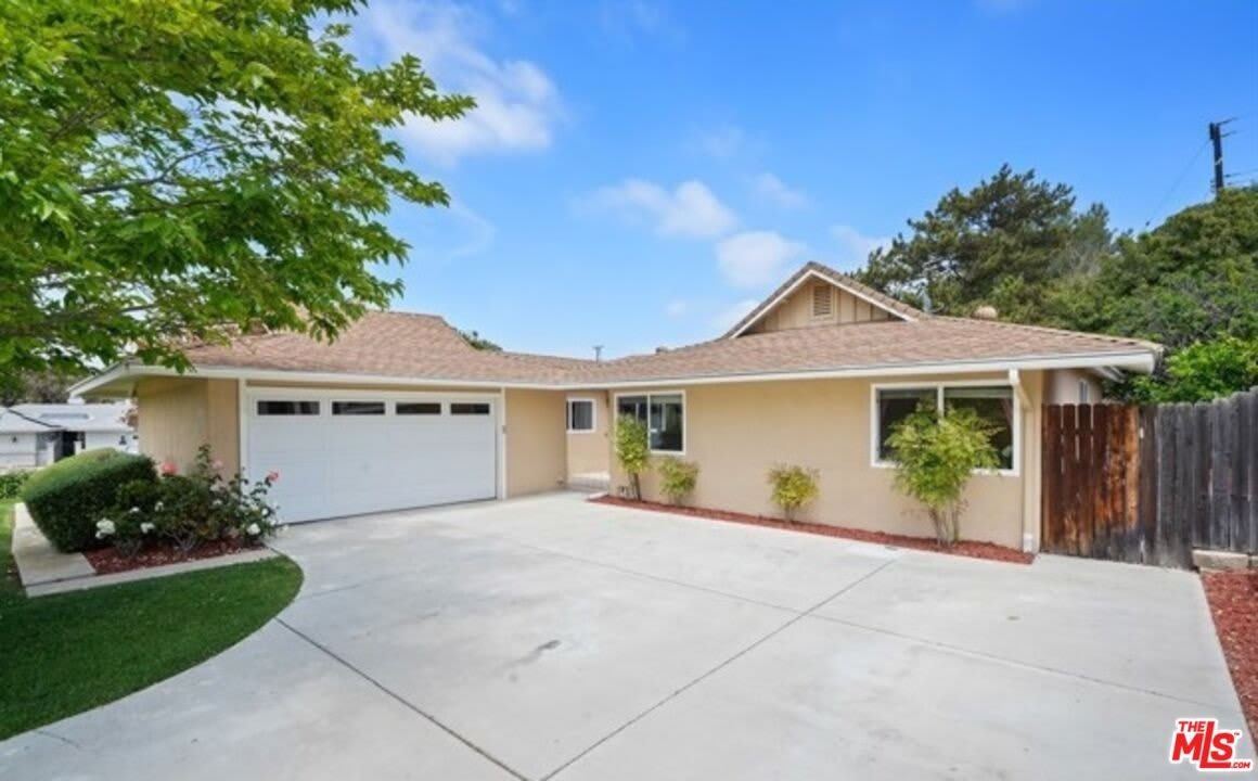 2590 Scott Pl – photo 1 of 12