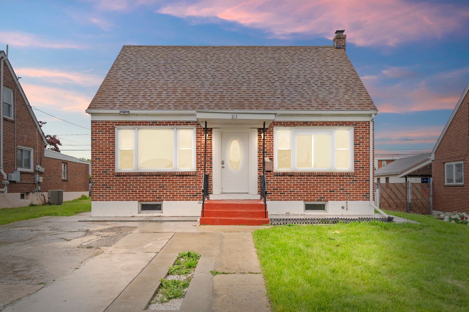 4-Bedroom Single-Family Home – photo 1