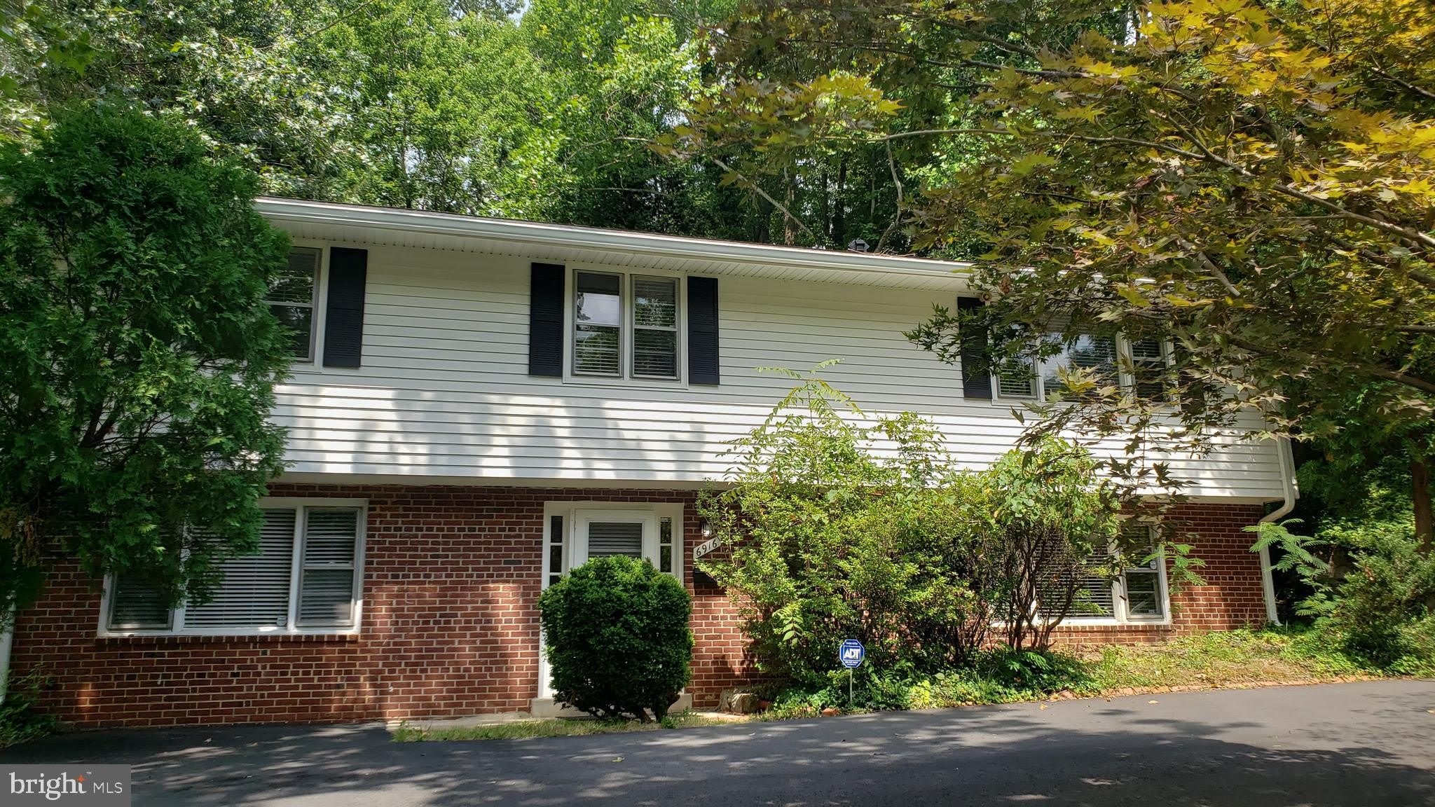 6916 CHURCHILL Road – photo 1