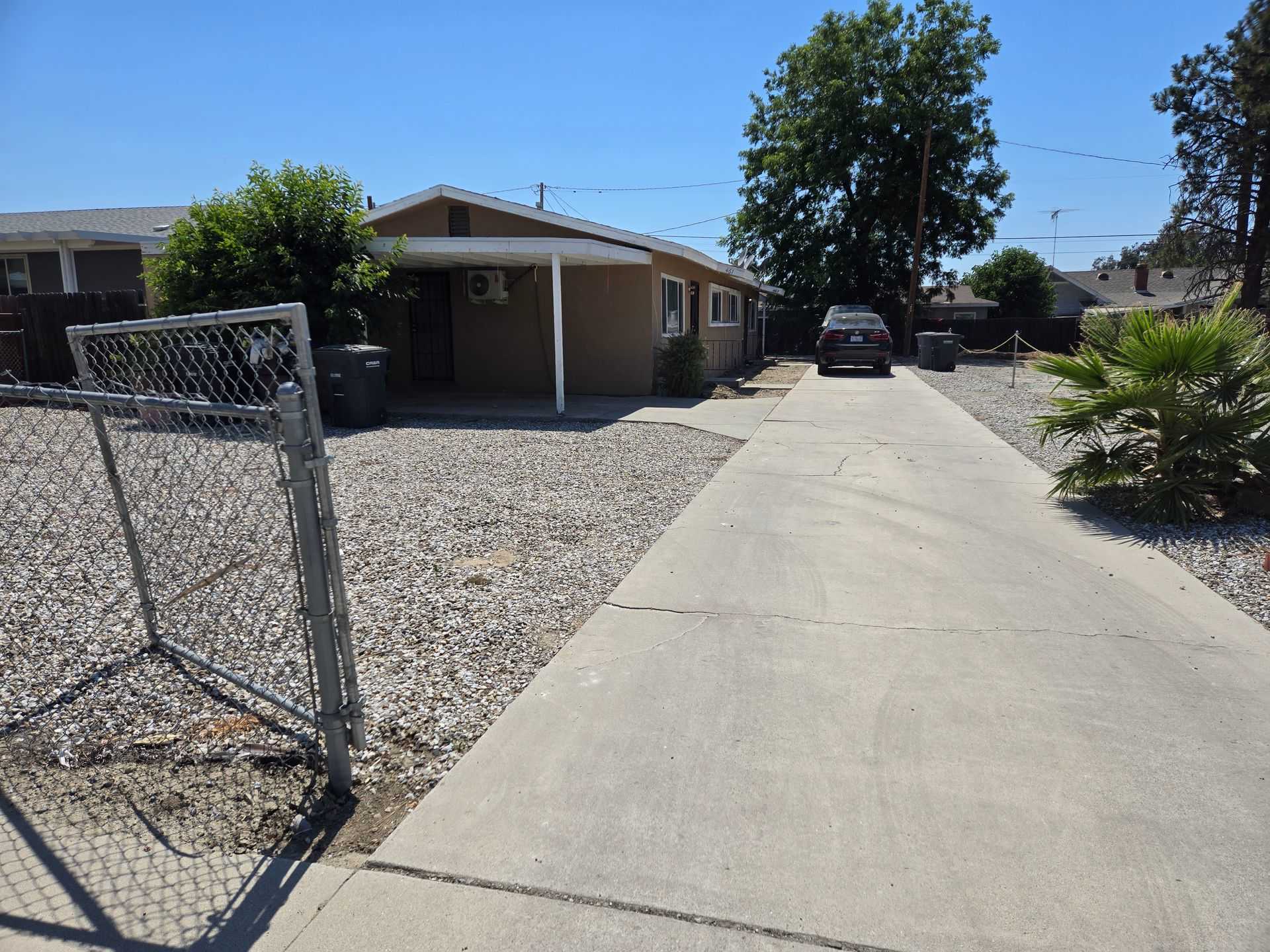 1 550 2 Bedroom 1 Bath For Rent – photo 1 of 21