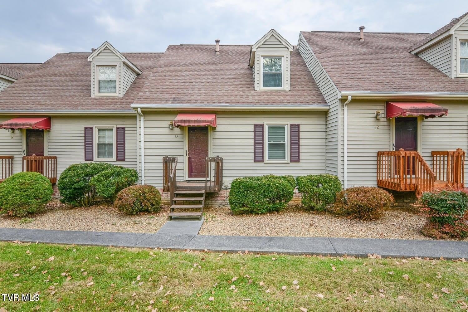2503 E Lakeview Drive – photo 1 of 20