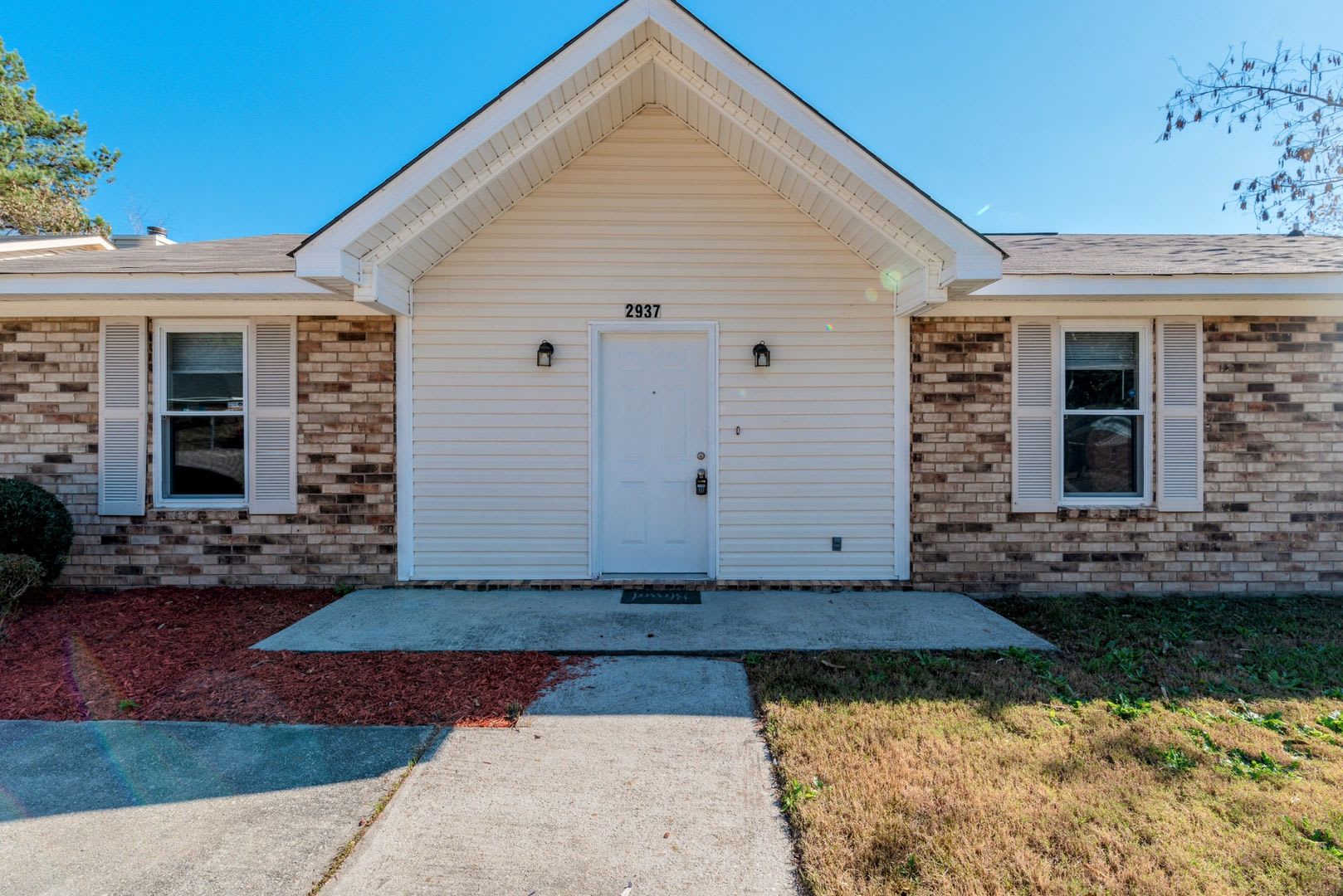 3 bed/2 bath house for rent in Meadowbrook, with fenced back yard! – photo 1