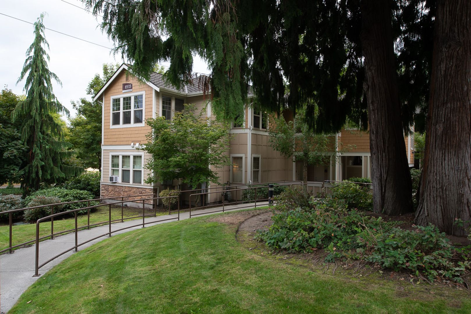 2 Bed 2 Bath Nelson Ridge Condo Close To Everything – photo 1 of 351