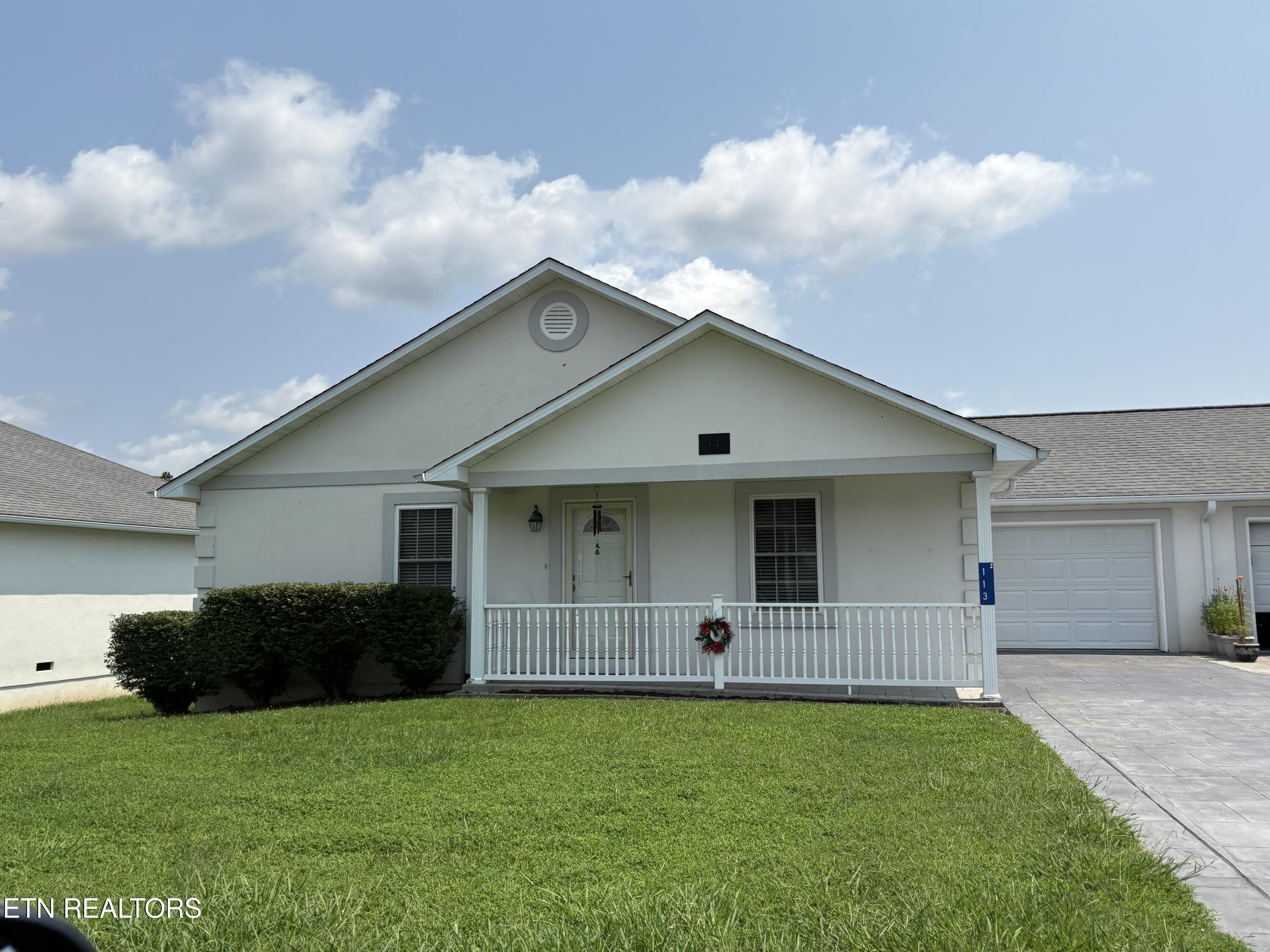 113 Greystone Way – photo 1 of 27